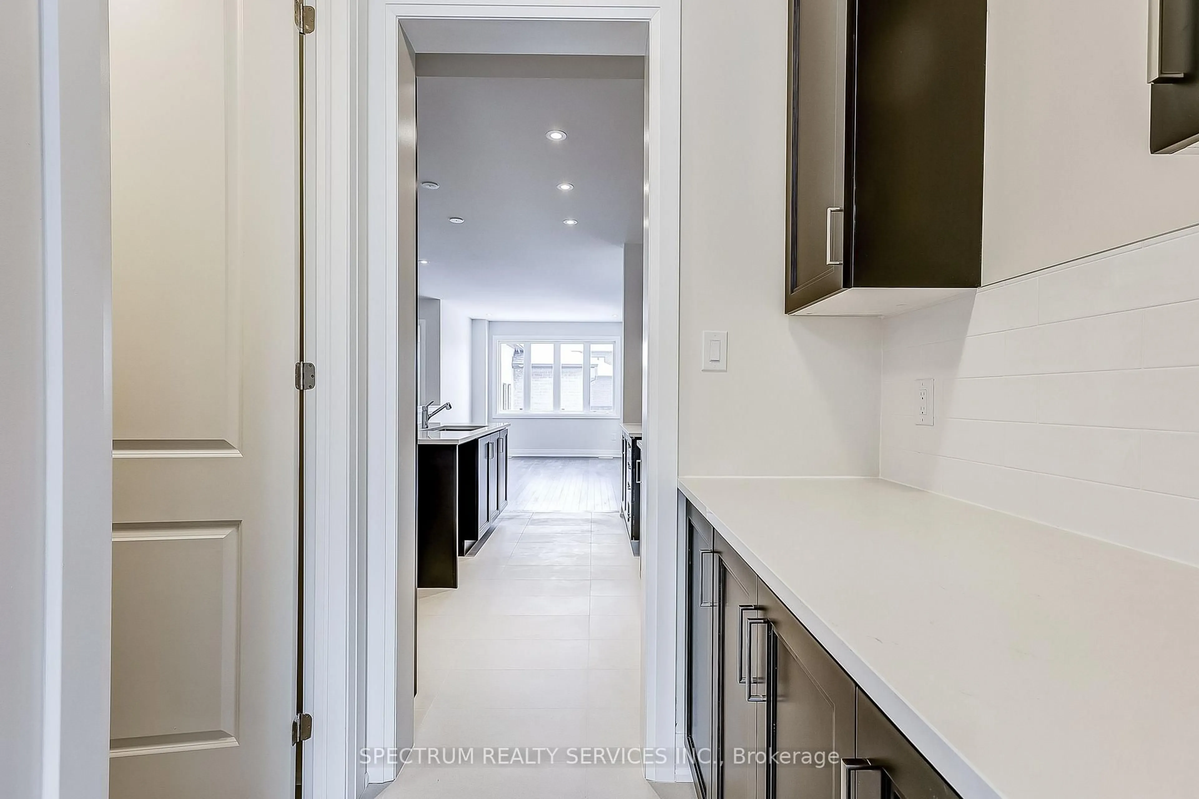 Contemporary kitchen, unknown for 13 John Rolph St, Markham Ontario L6B 1R8