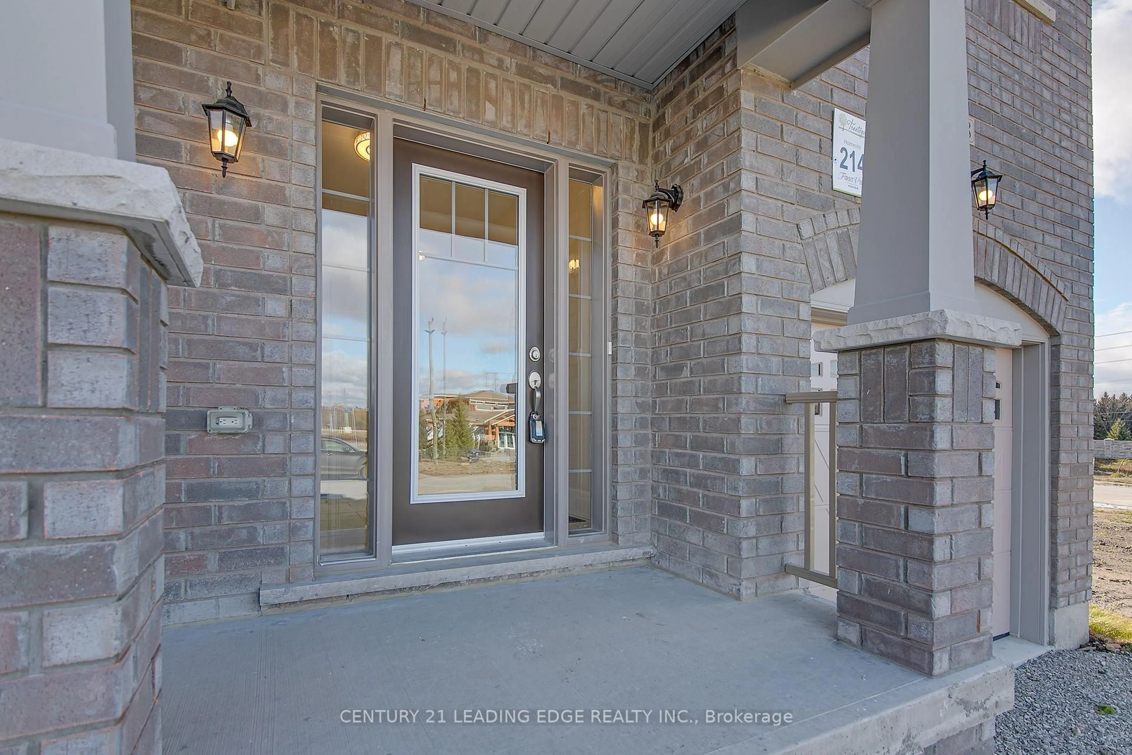 Indoor entryway for 108 LORNE THOMAS Pl, New Tecumseth Ontario L0L 1L0
