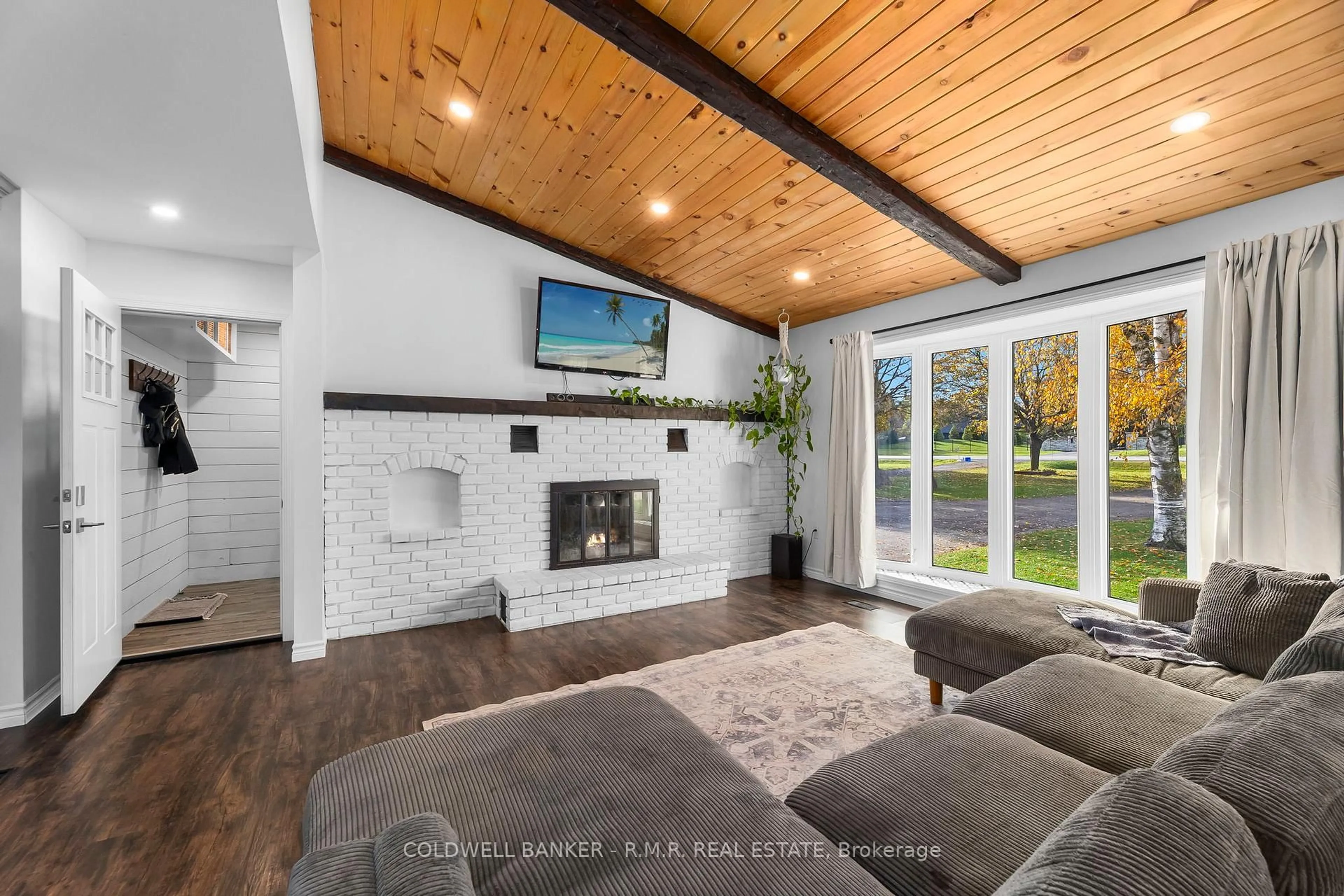 Living room with furniture, unknown for 12885 Highway 12, Brock Ontario L0C 1H0