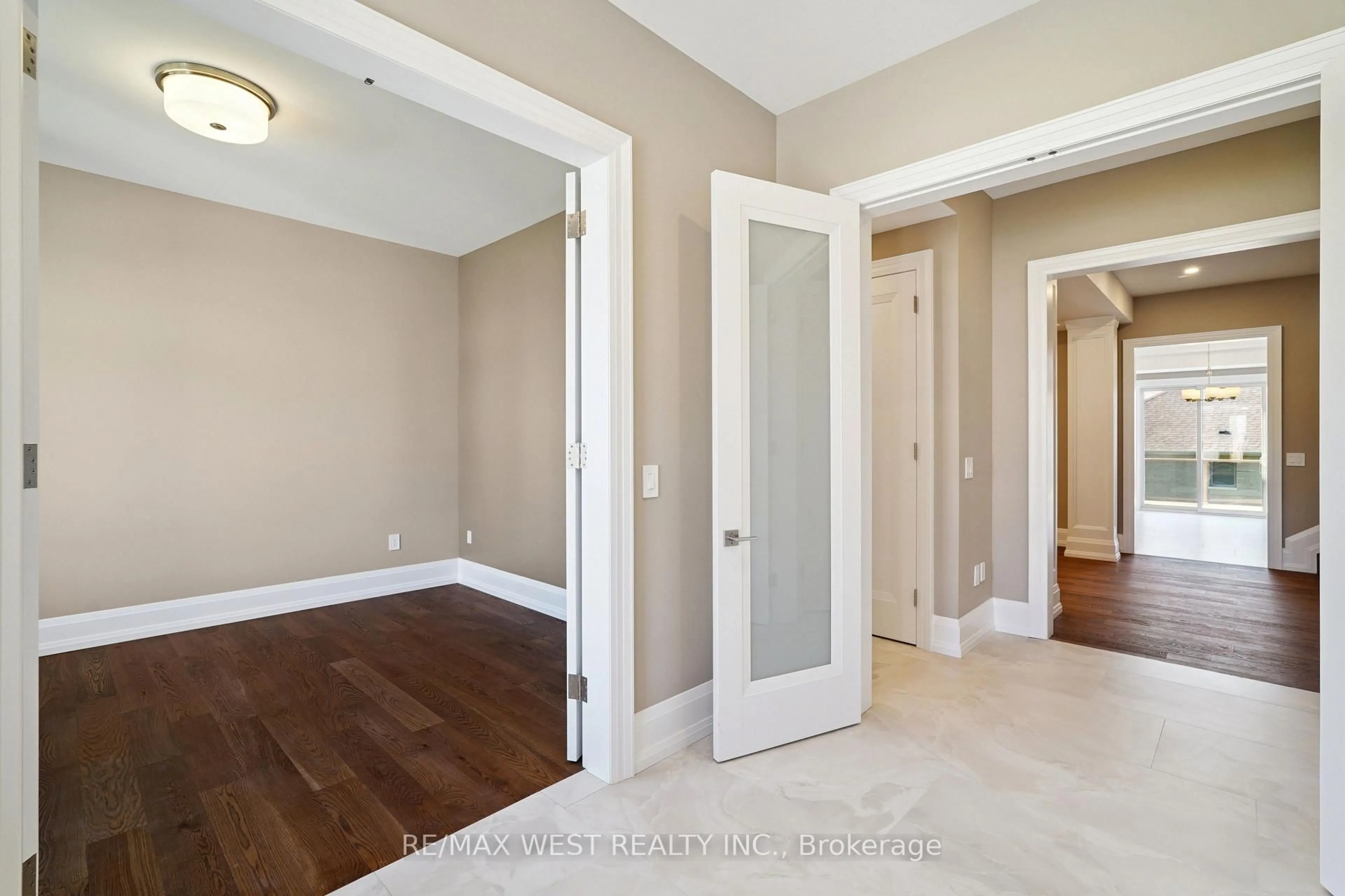 Unknown for 29 W Dykie Crt, Bradford West Gwillimbury Ontario L3Z 0Y1