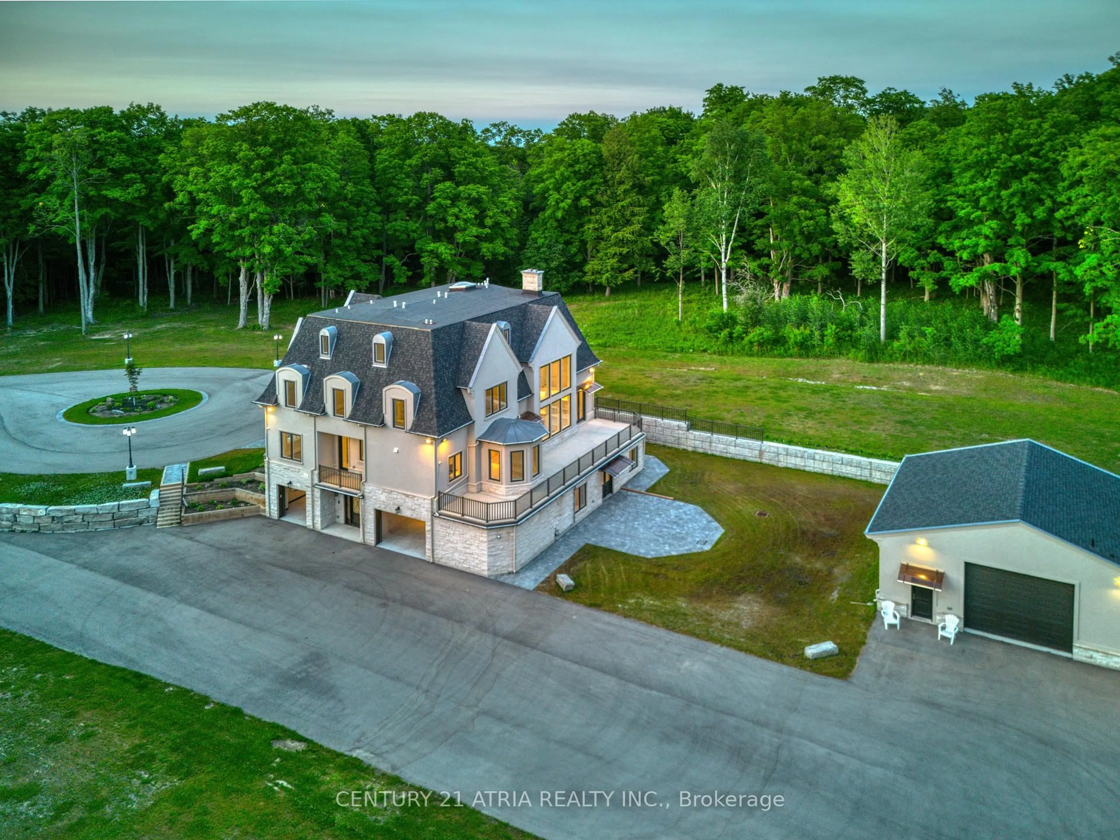 A pic from outside/outdoor area/front of a property/back of a property/a pic from drone, street for 3225 Davis Dr, Whitchurch-Stouffville Ontario L4A 2P8