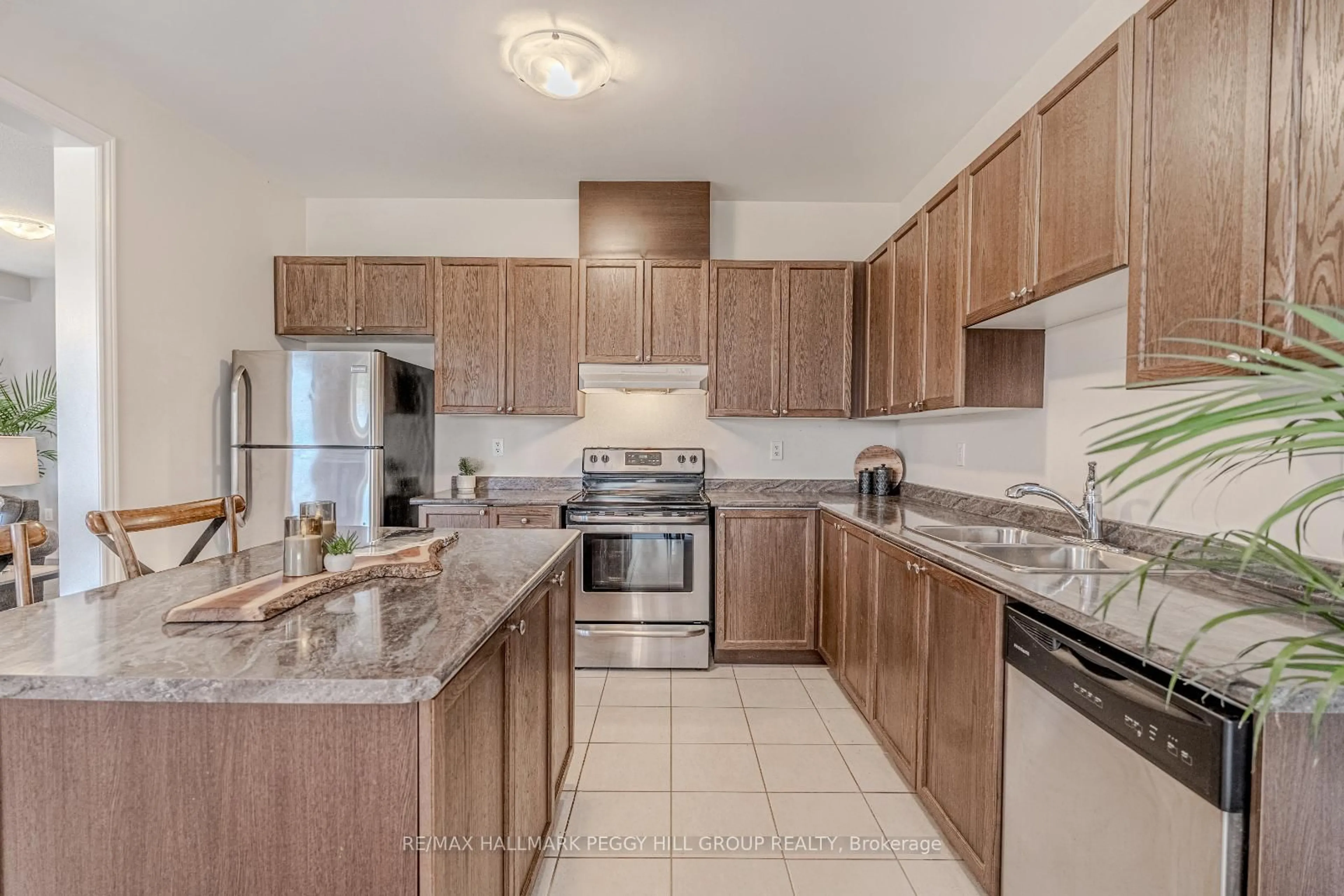 Unknown for 25 Mandley St, Essa Ontario L3W 0B6