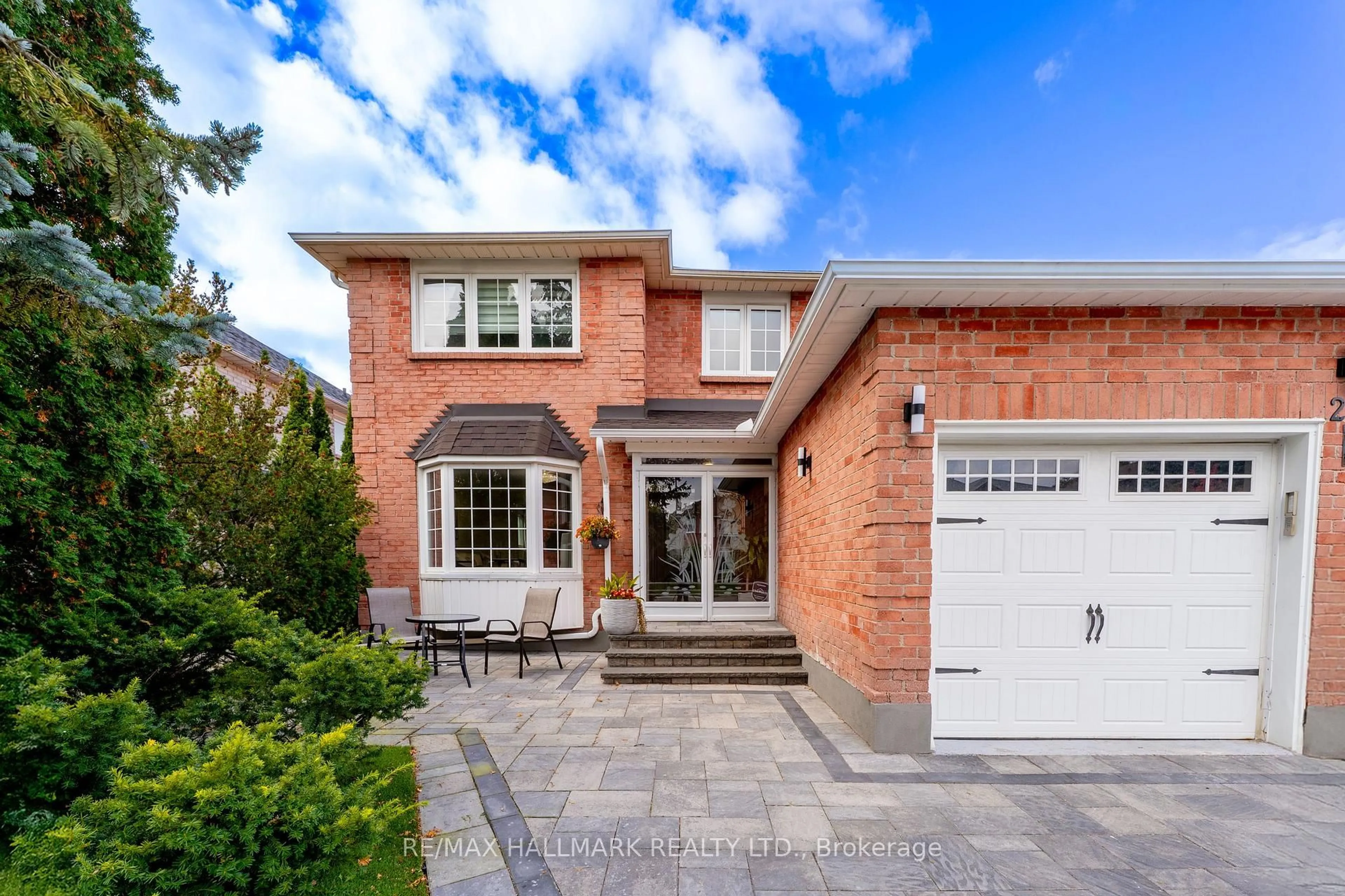 Home with brick exterior material, street for 22 Larratt Ln Ave, Richmond Hill Ontario L4C 9H9