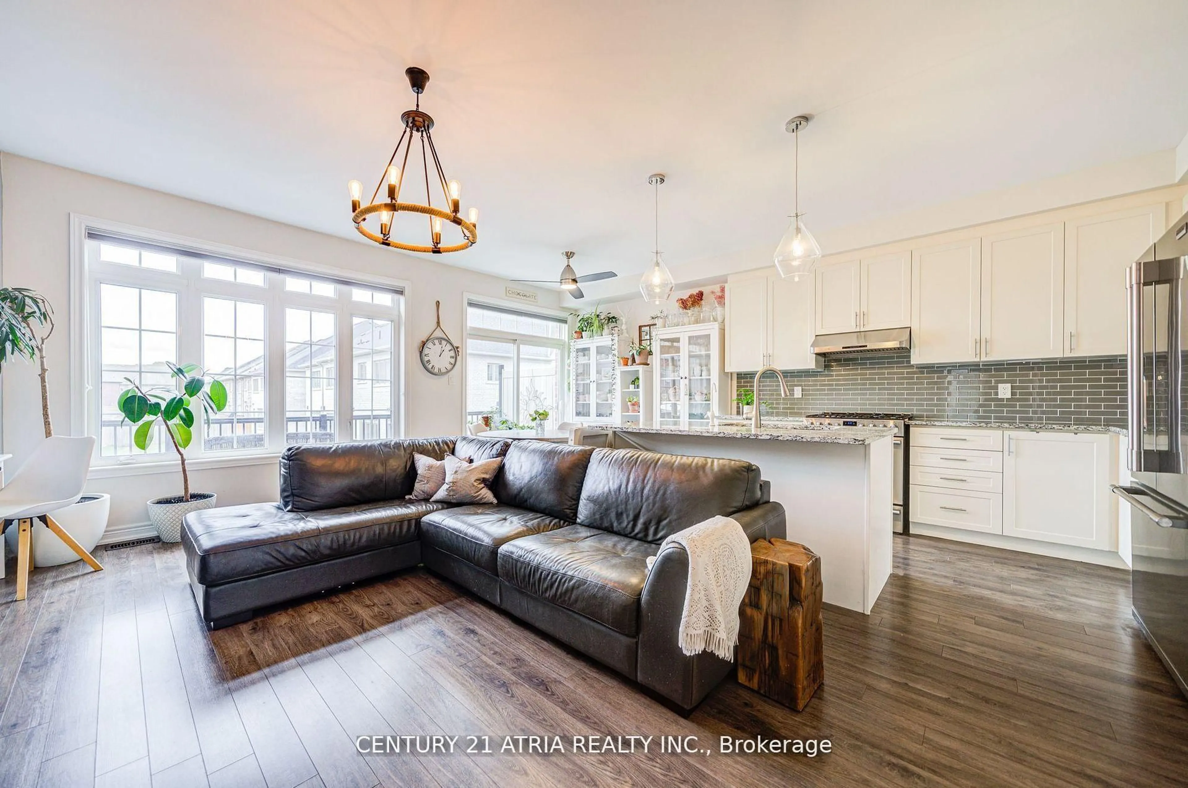 Open concept kitchen, unknown for 95 Beechborough Cres, East Gwillimbury Ontario L9N 0N9