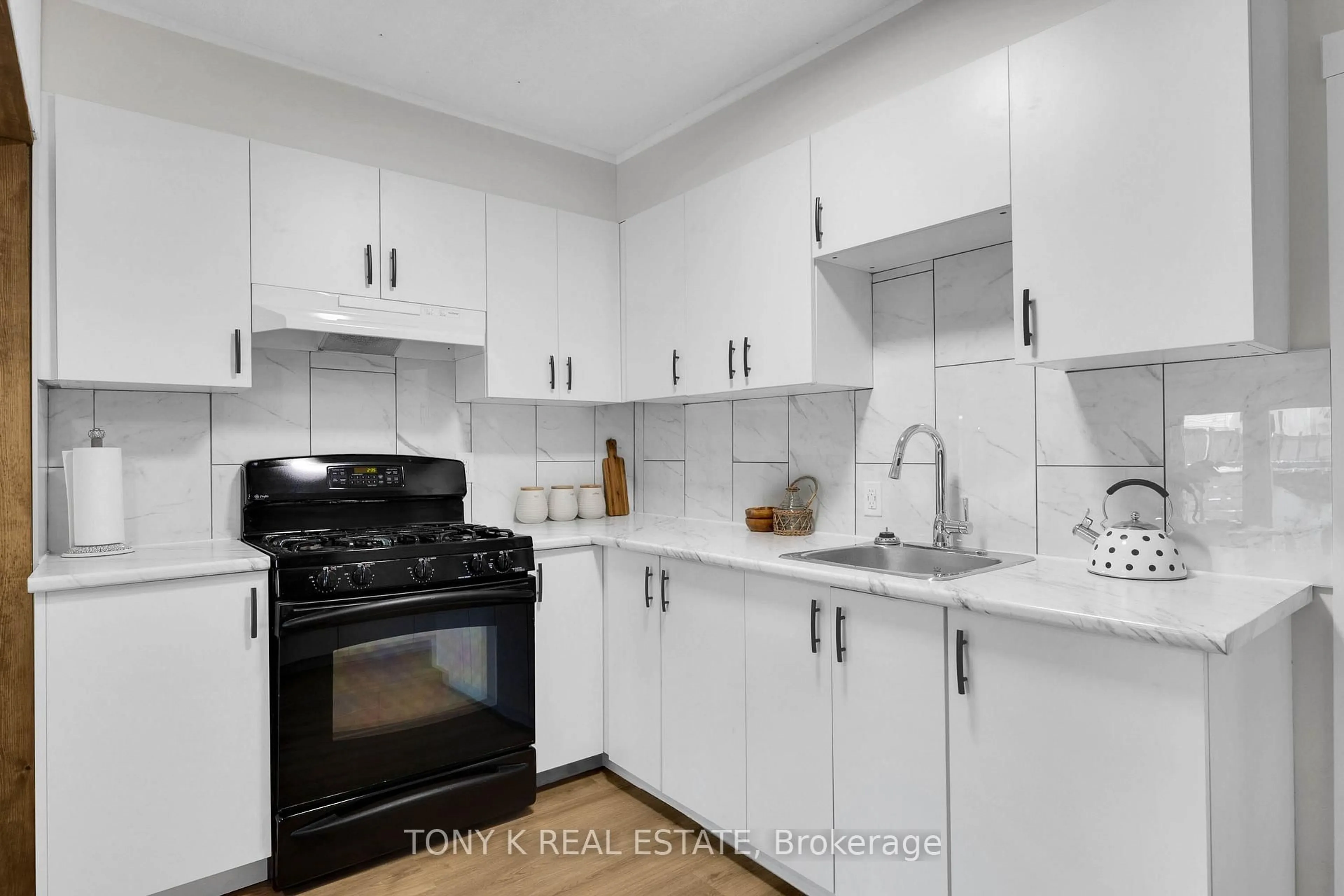Standard kitchen, unknown for 369 Mara Rd, Brock Ontario L0K 1A0