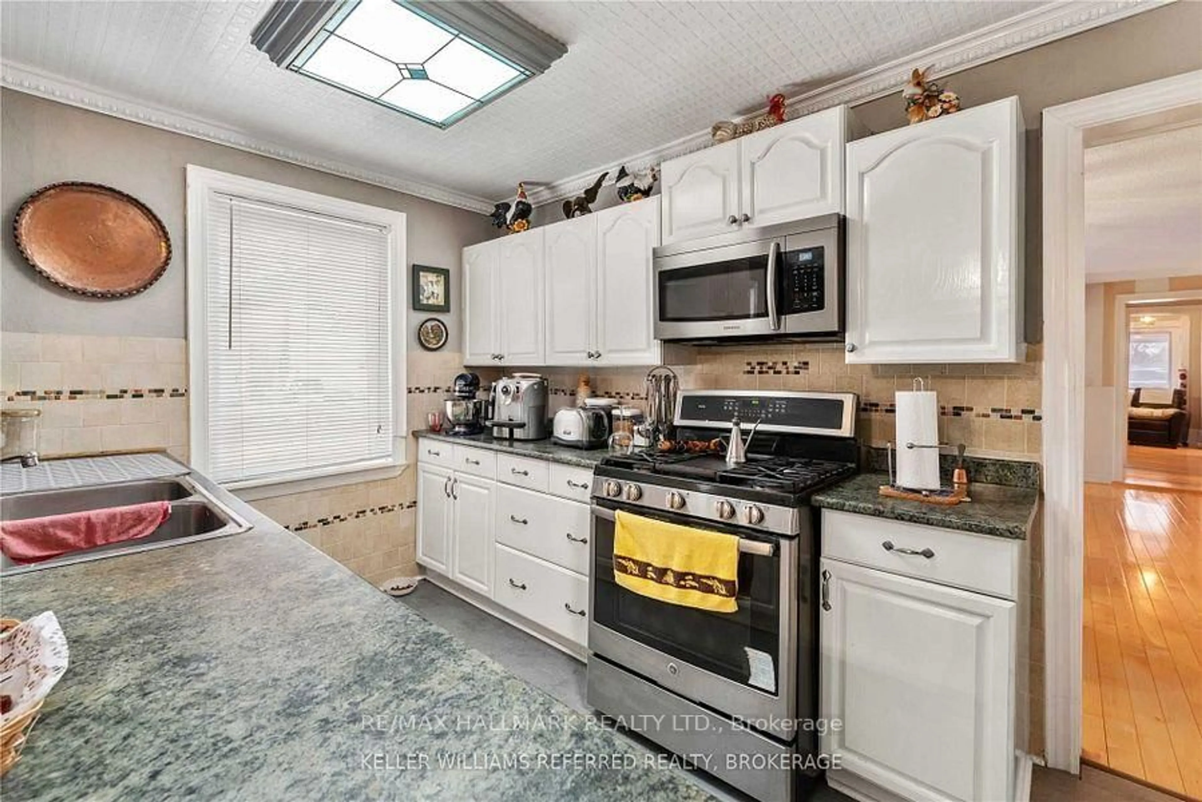 Unknown for 5440 Yonge St, Innisfil Ontario L0L 1R0