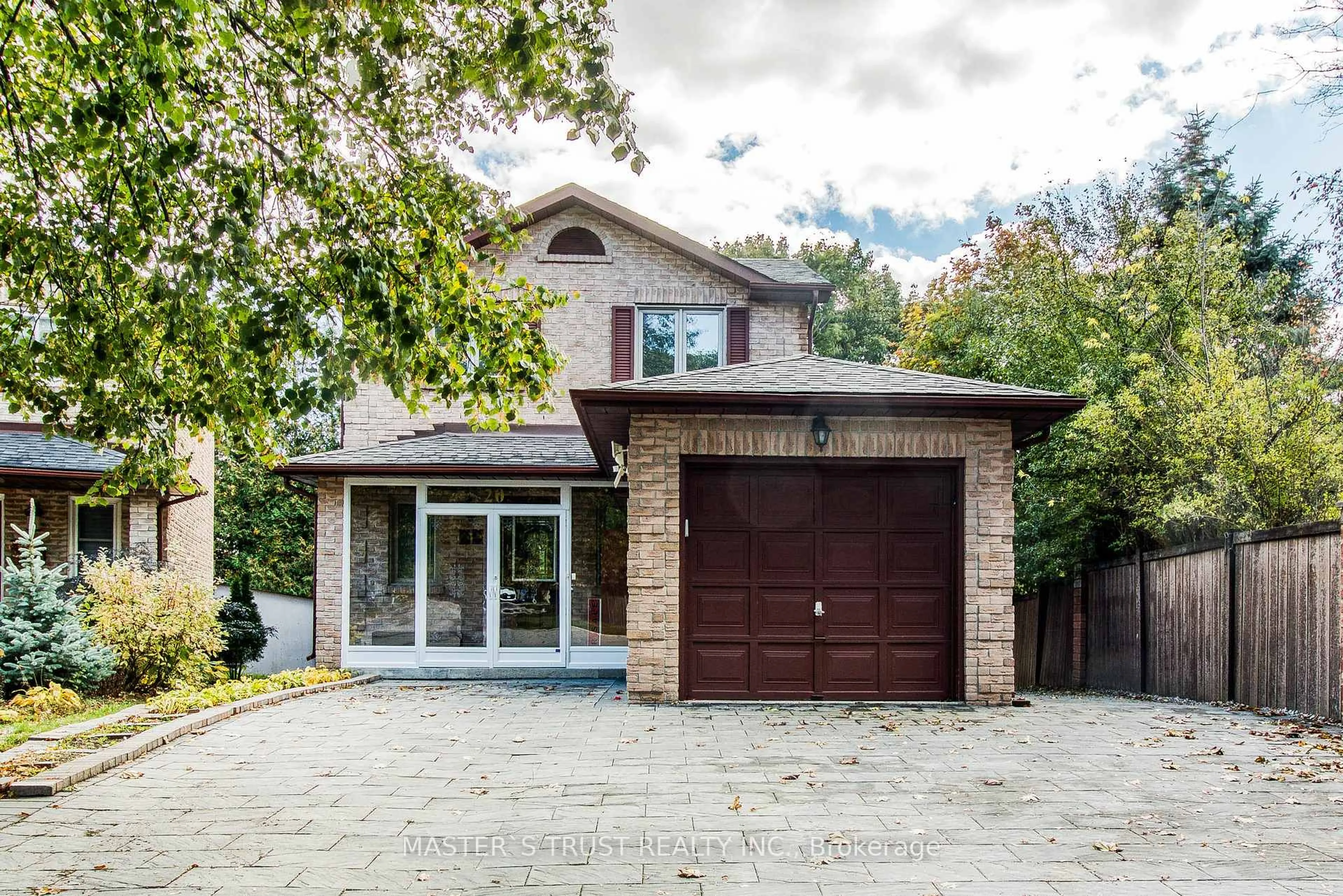 Home with brick exterior material, street for 20 Valhalla Crt, Aurora Ontario L4G 5W3