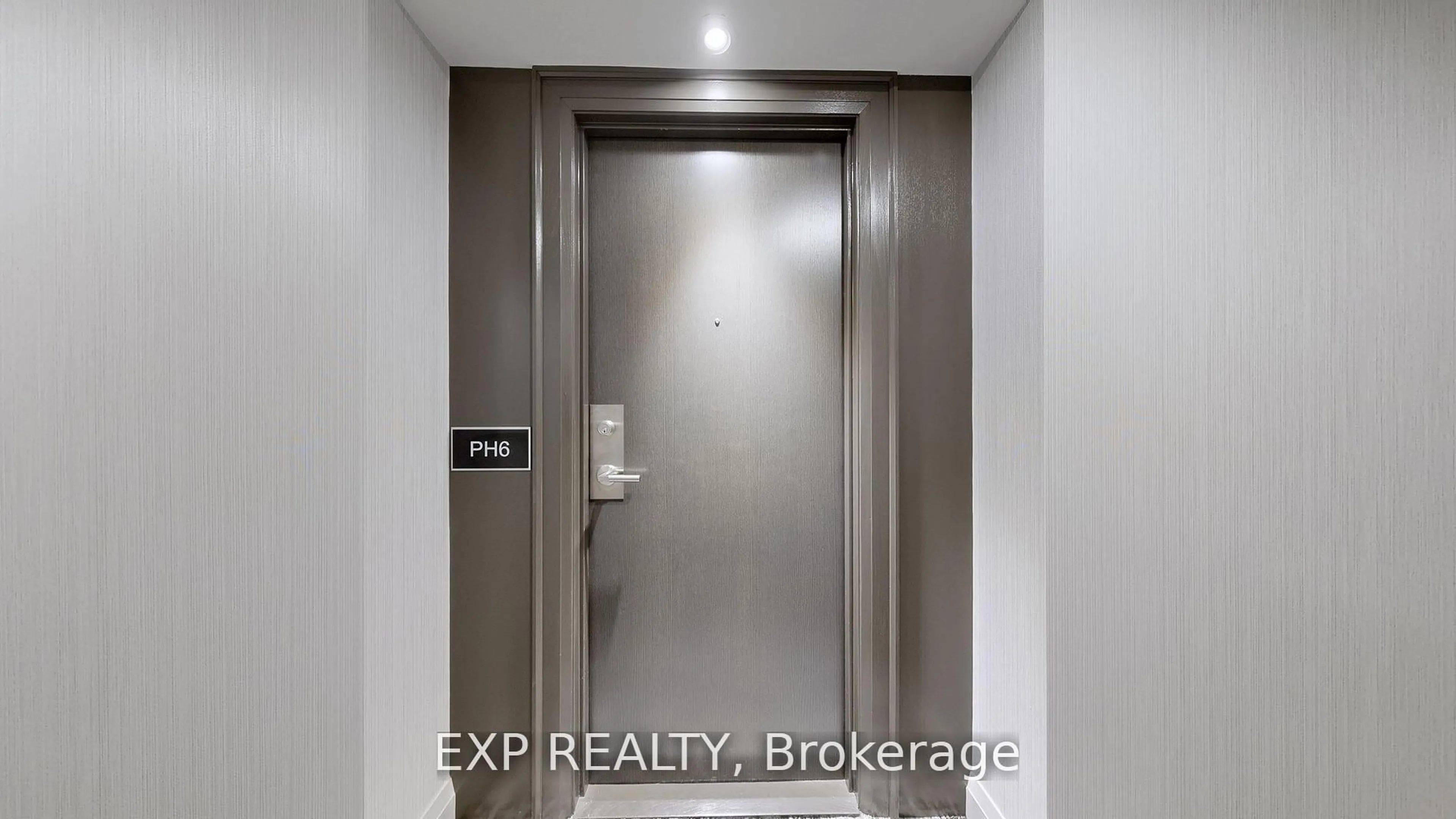 Indoor entryway for 29 Northern Heights Dr #PH6, Richmond Hill Ontario L4B 4L8