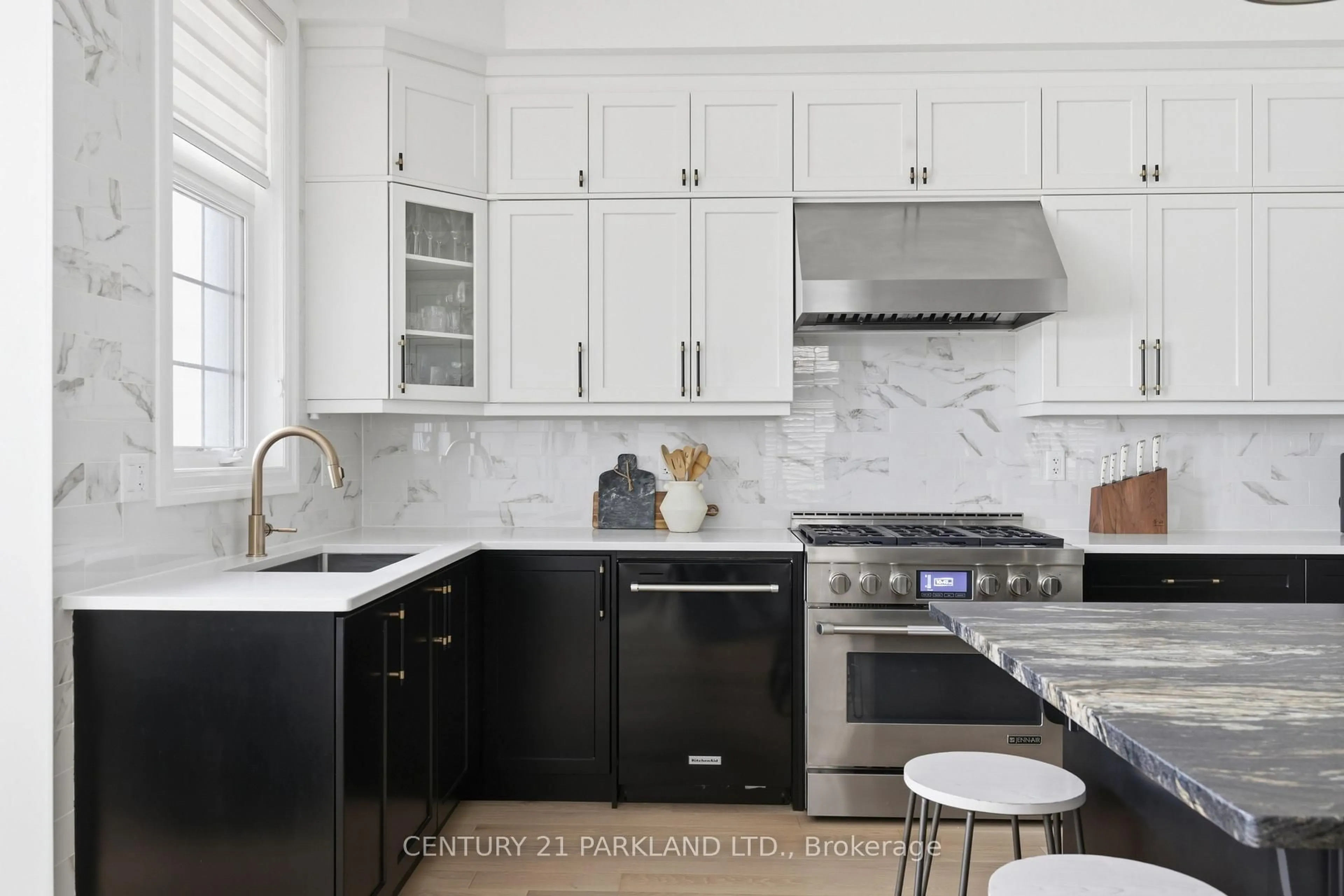 Contemporary kitchen, ceramic/tile floor for 34 Chorus Cres, Vaughan Ontario L4H 4W3