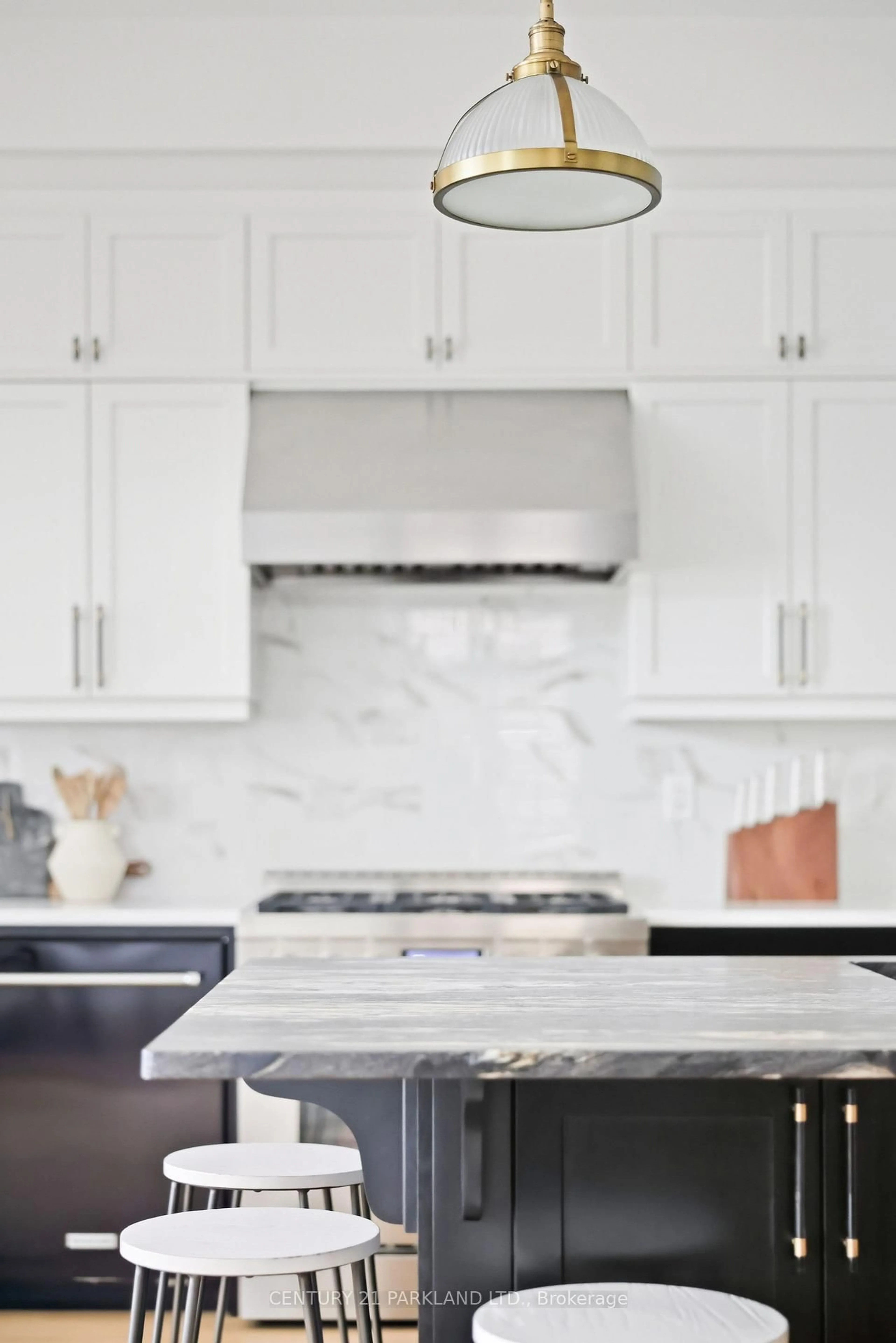 Contemporary kitchen, ceramic/tile floor for 34 Chorus Cres, Vaughan Ontario L4H 4W3