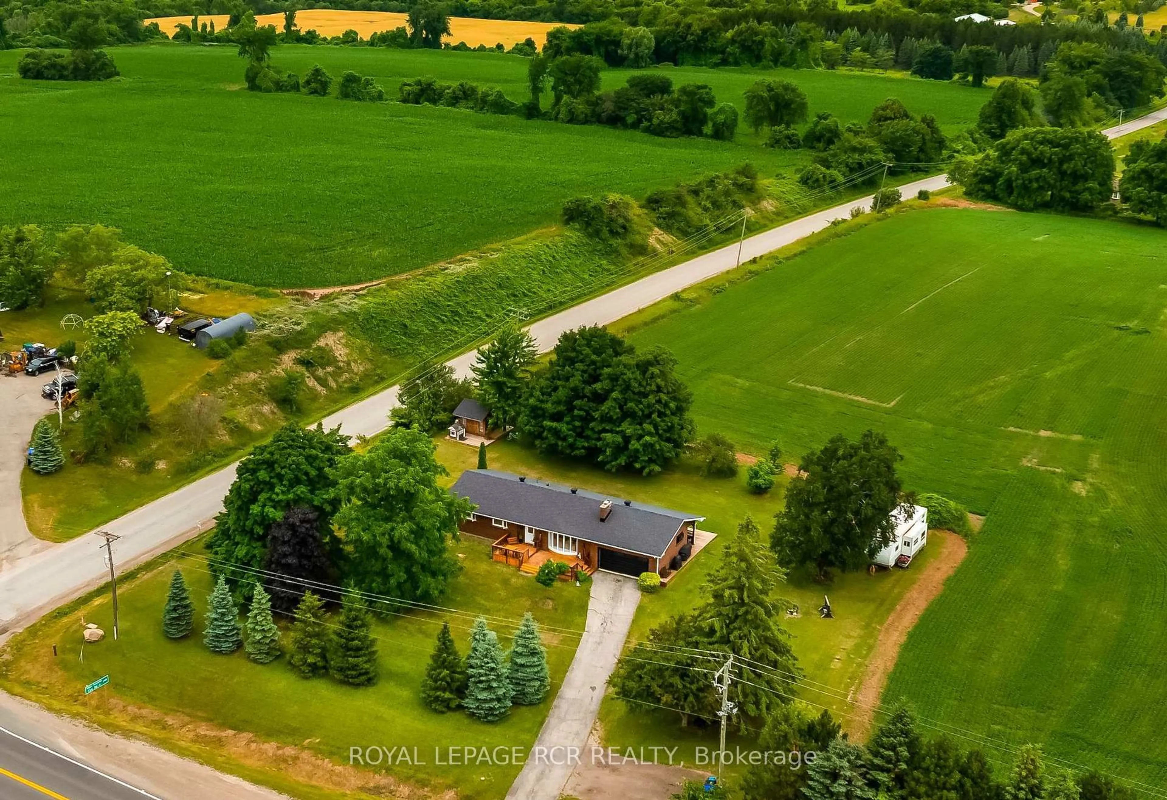 A pic from outside/outdoor area/front of a property/back of a property/a pic from drone, unknown for 8400 ON-89 Highway, Adjala-Tosorontio Ontario L9R 1V1