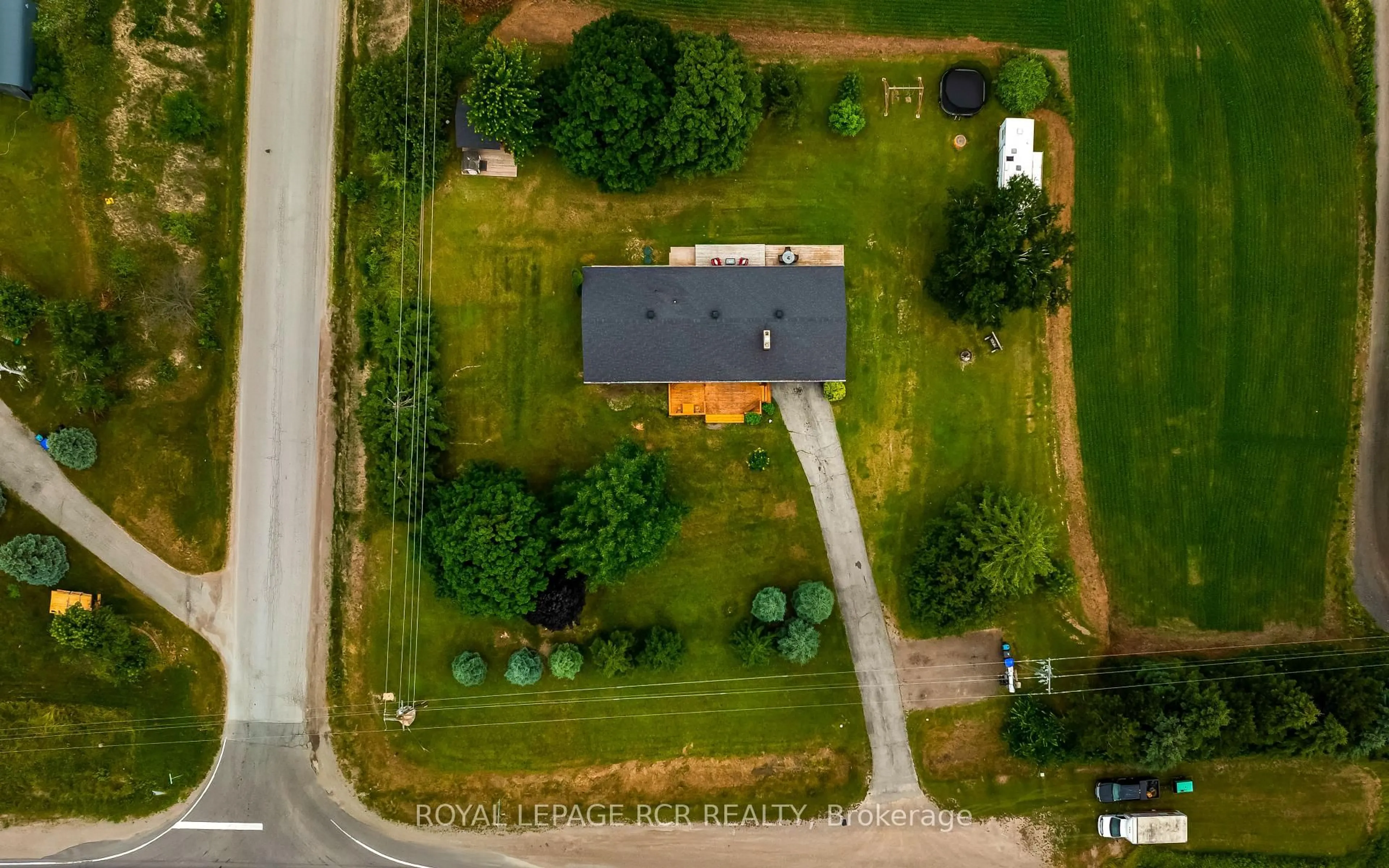 A pic from outside/outdoor area/front of a property/back of a property/a pic from drone, street for 8400 ON-89 Highway, Adjala-Tosorontio Ontario L9R 1V1