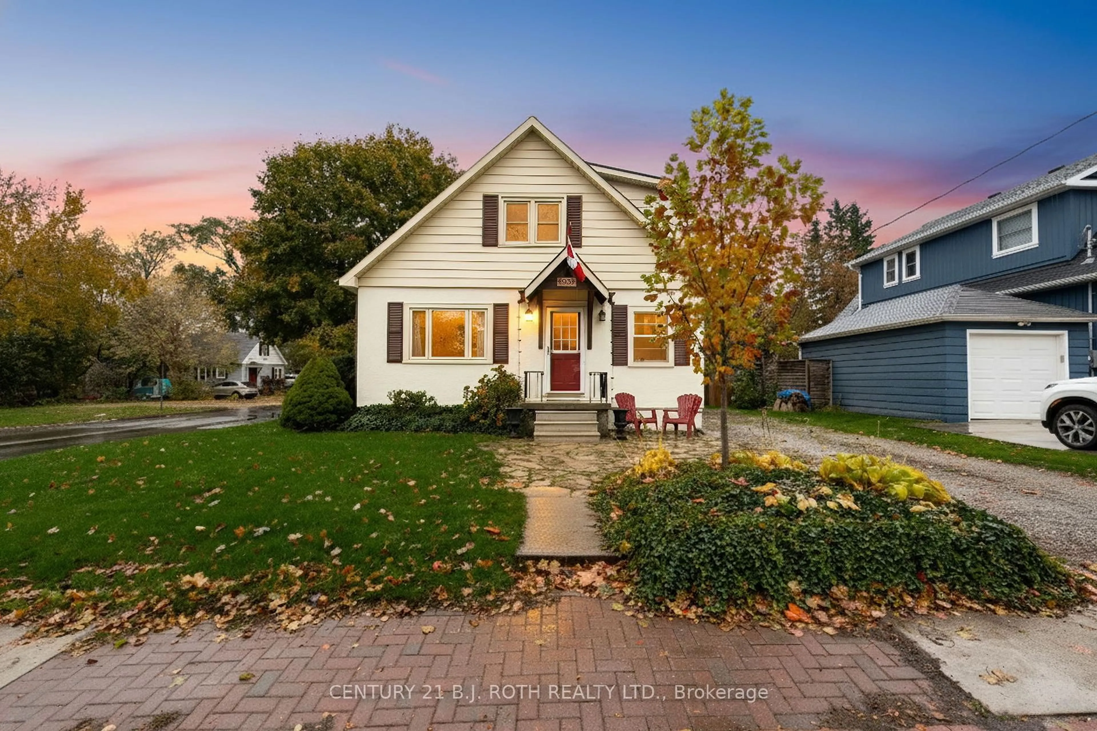 Home with brick exterior material, street for 93 Catherine St, Aurora Ontario L4G 1K6