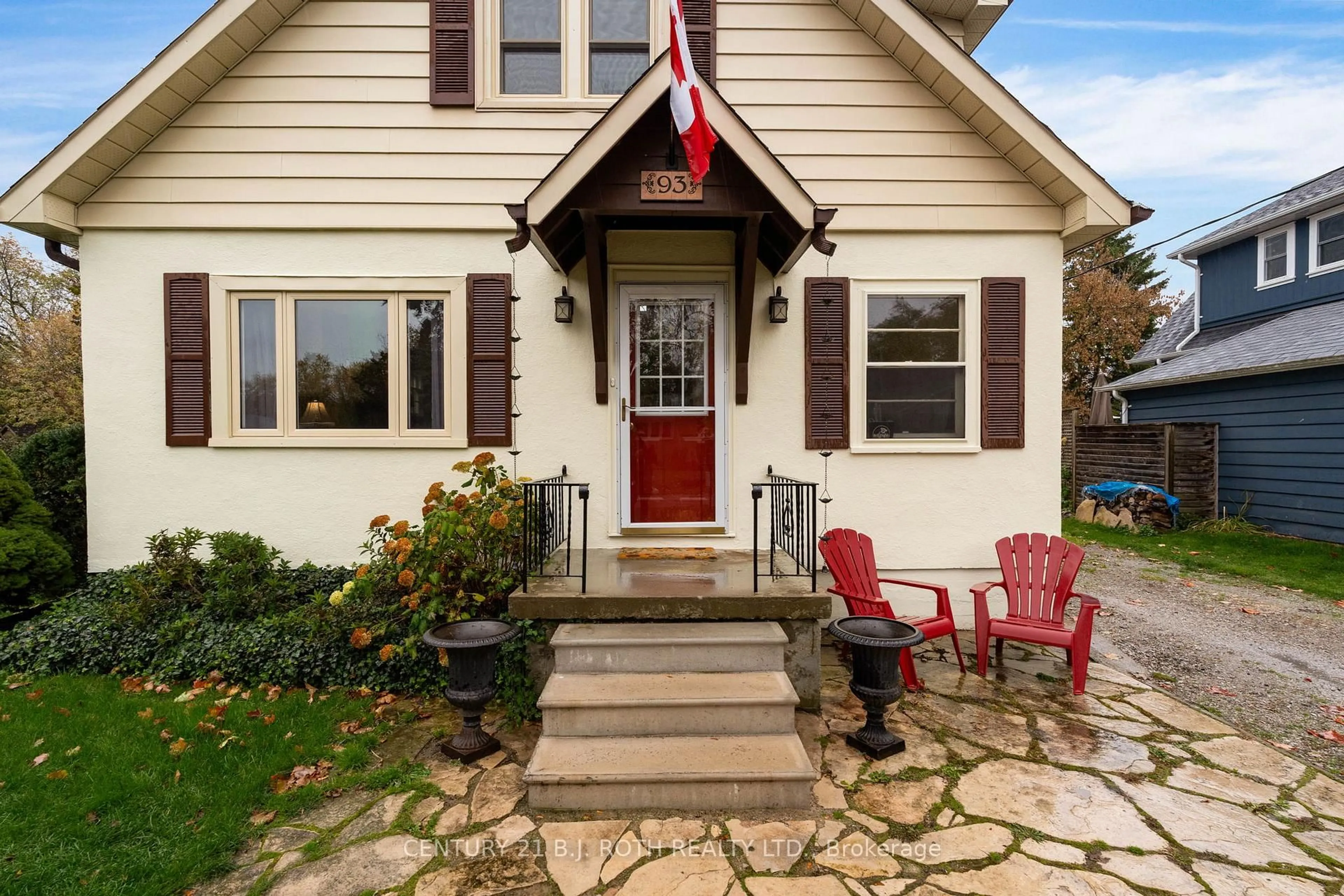 Unknown for 93 Catherine St, Aurora Ontario L4G 1K6