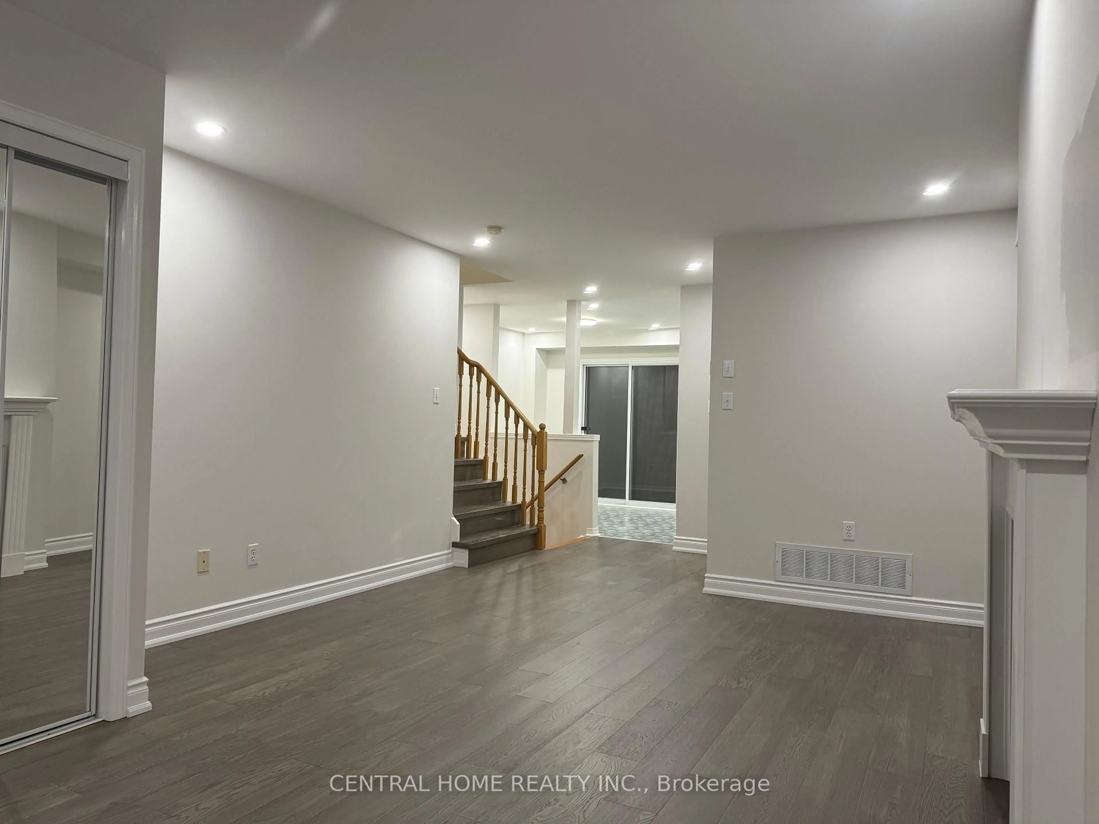 A pic of a room for 81 Bassett Ave, Richmond Hill Ontario L4B 4H5