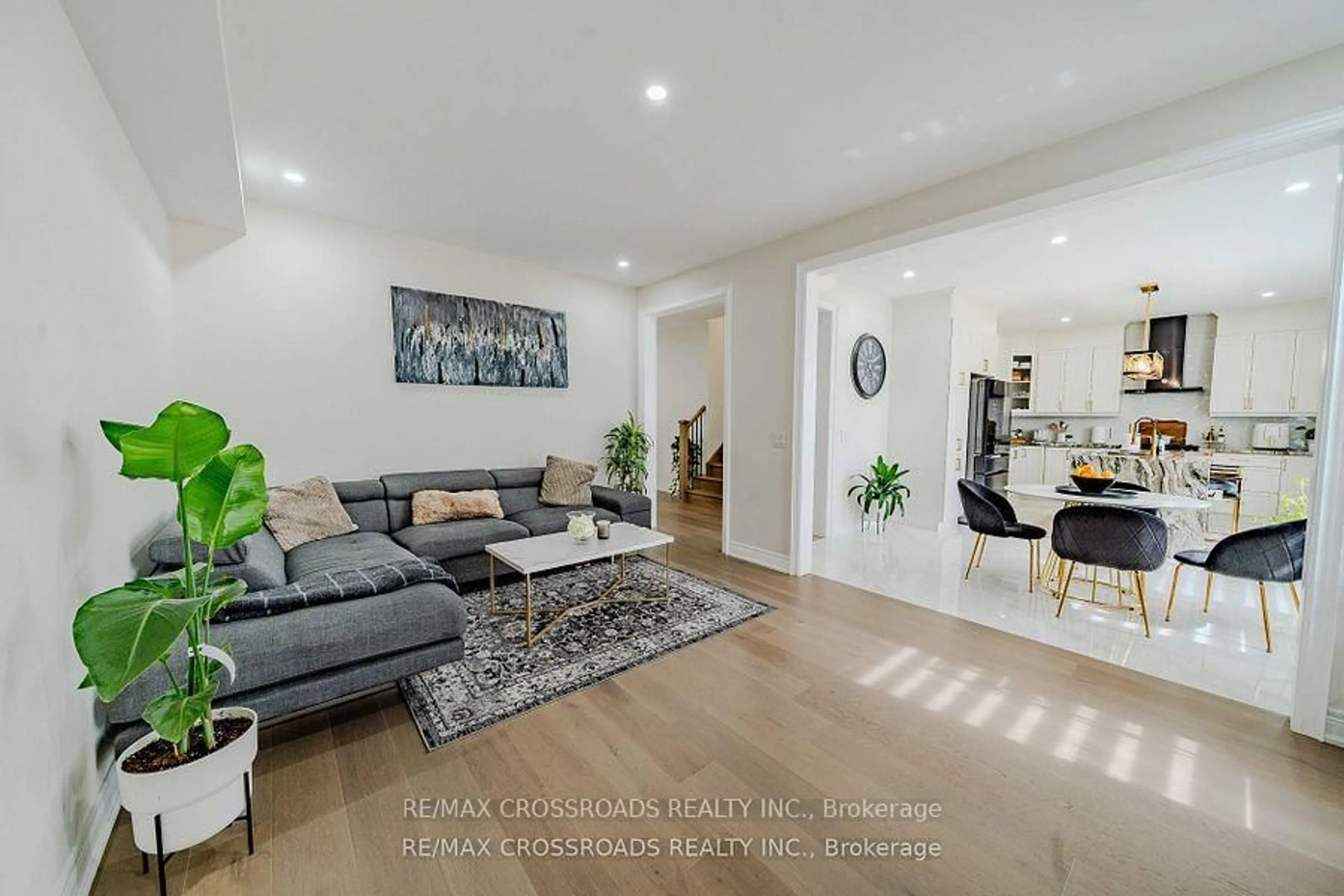 Living room with furniture, unknown for 50 Carriage Shop Bend, East Gwillimbury Ontario L9N 0Y5