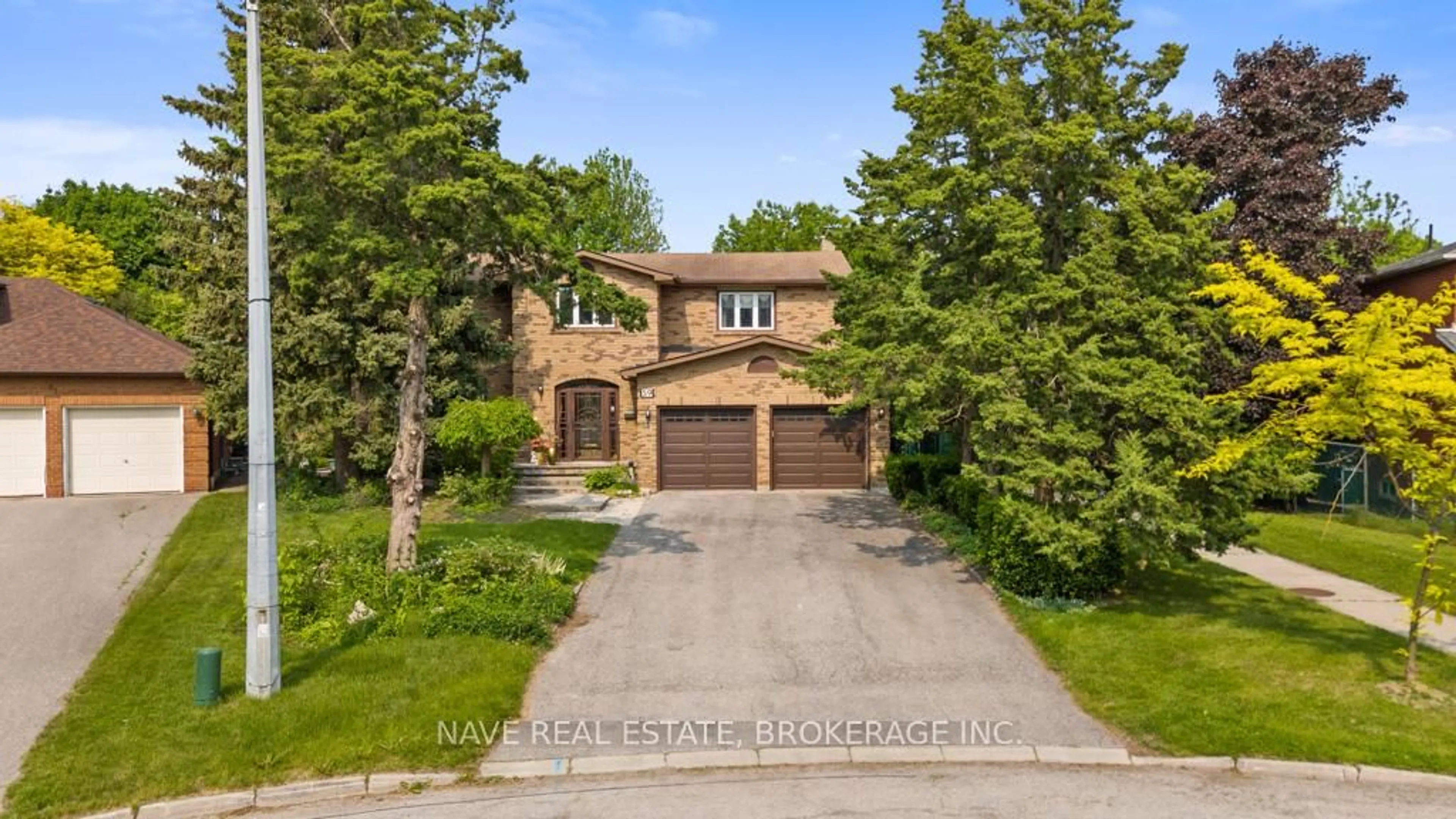 Home with brick exterior material, street for 59 Sanderson Cres, Richmond Hill Ontario L4C 5L5