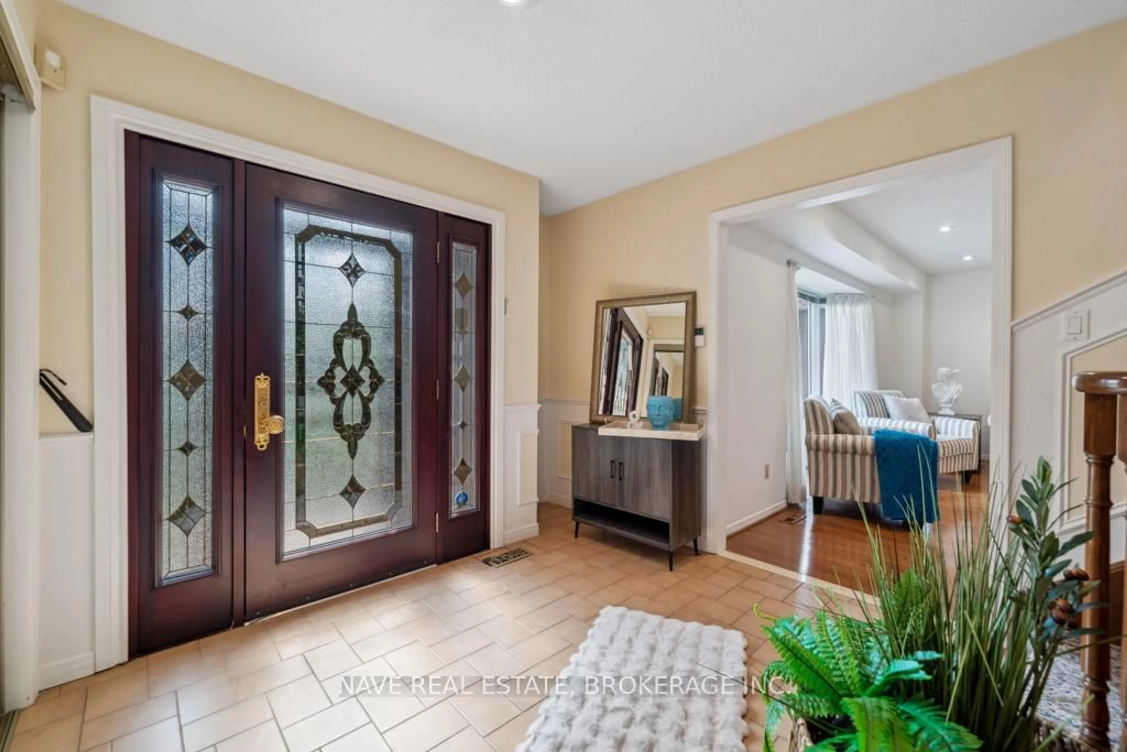 Indoor entryway for 59 Sanderson Cres, Richmond Hill Ontario L4C 5L5