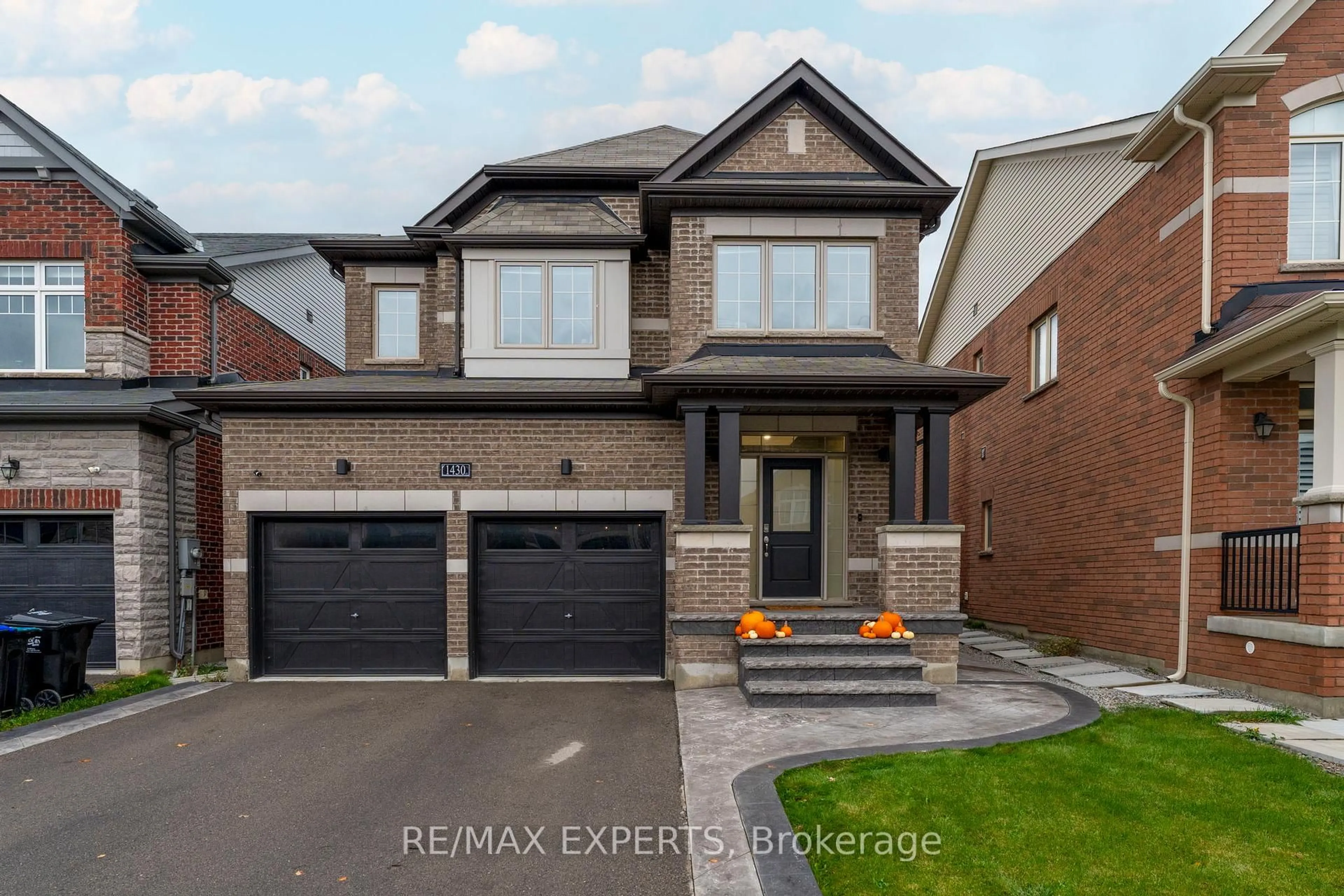 Home with brick exterior material, street for 1430 Farrow Cres, Innisfil Ontario L9S 0L6