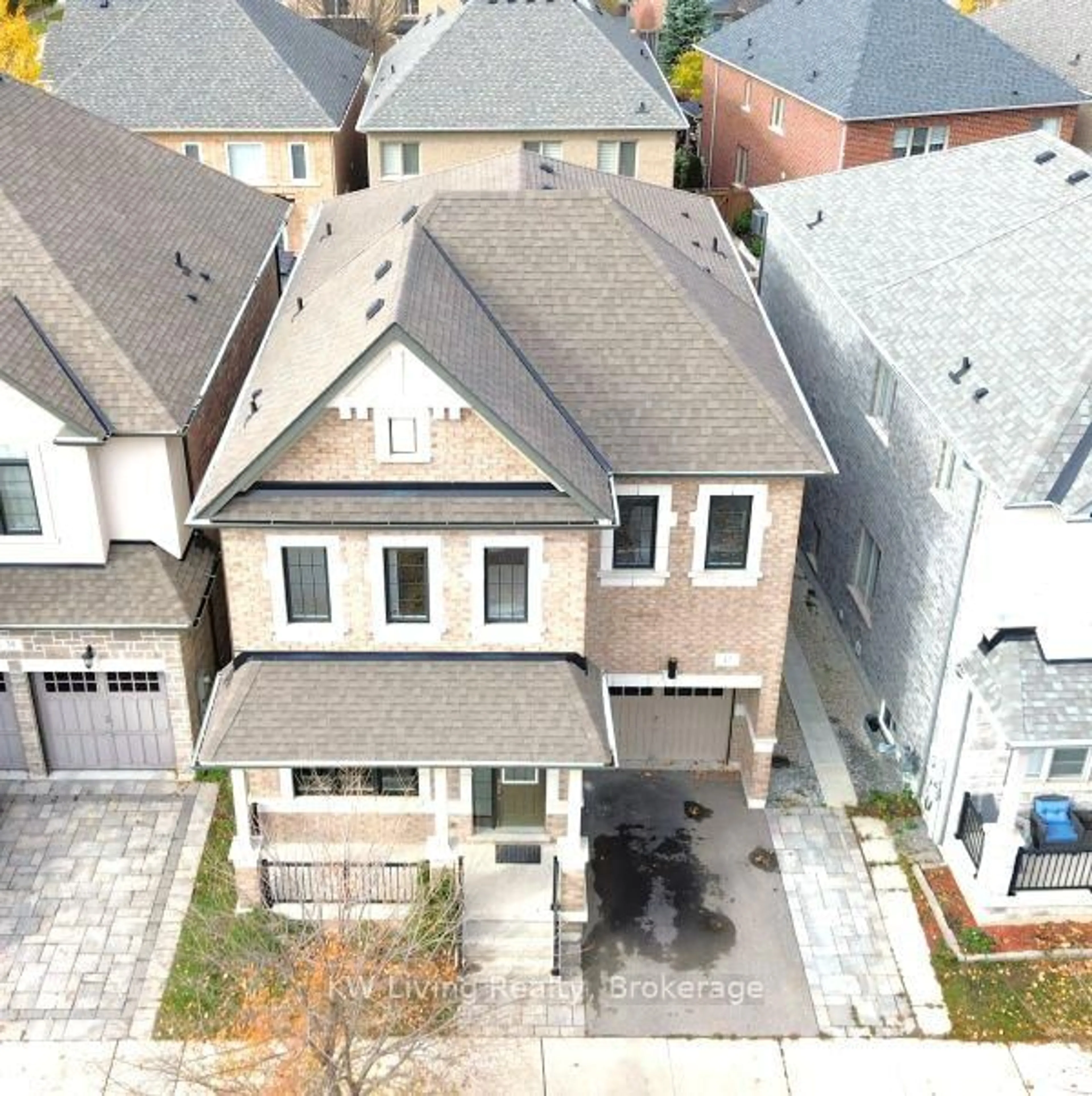 A pic from outside/outdoor area/front of a property/back of a property/a pic from drone, street for 37 Jeffrey Nihda Cres, Markham Ontario L6E 0K5