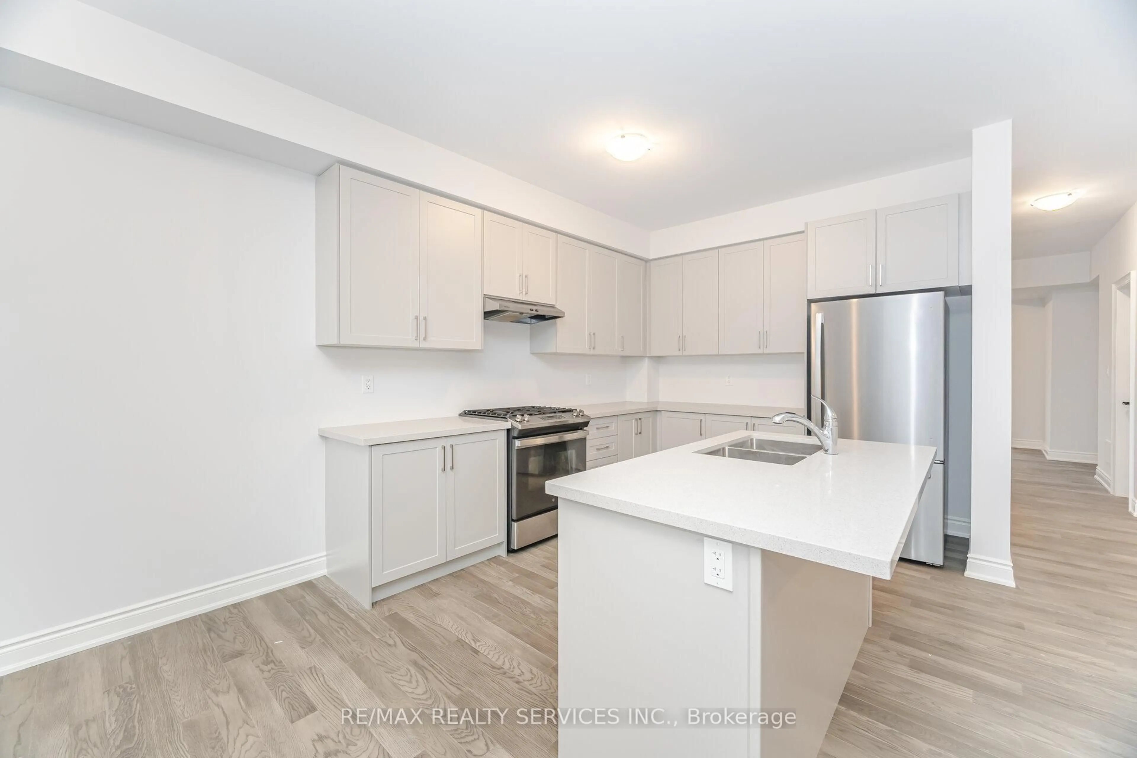 Standard kitchen, unknown for 24 Alan Williams Tr, Uxbridge Ontario L9P 0R6