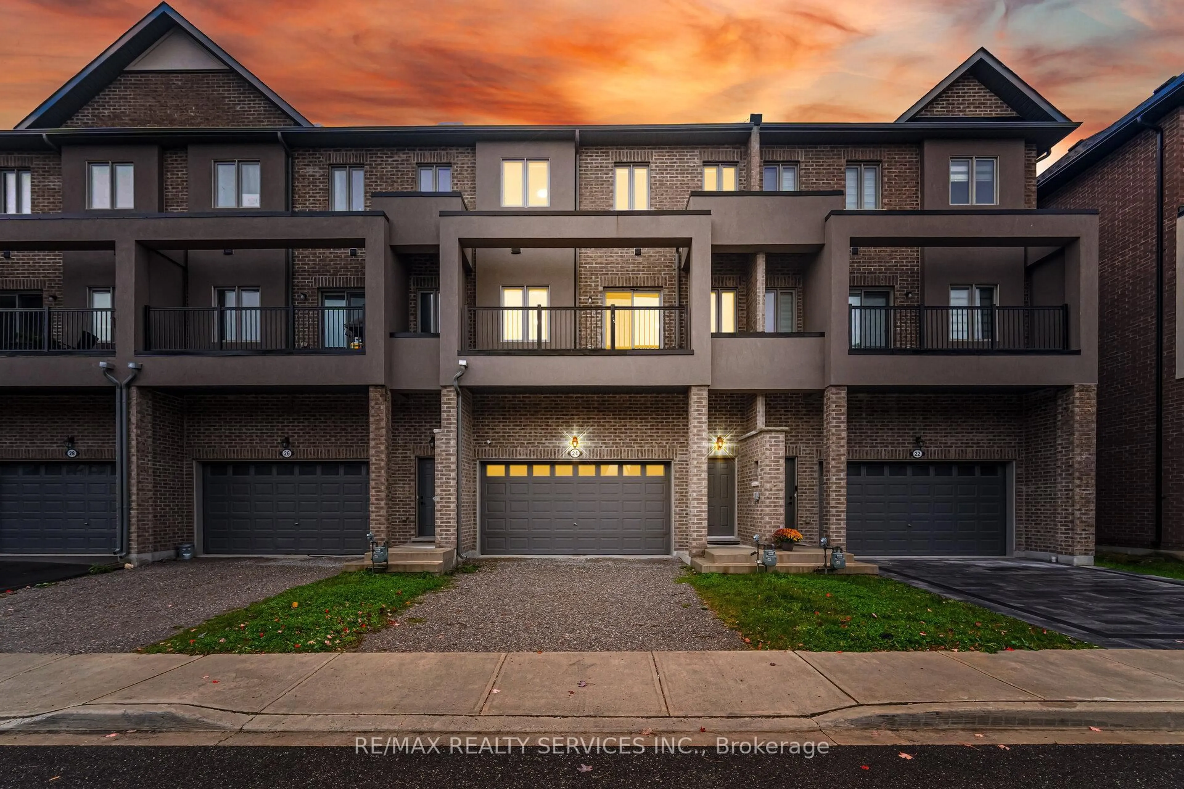 Unknown for 24 Alan Williams Tr, Uxbridge Ontario L9P 0R6