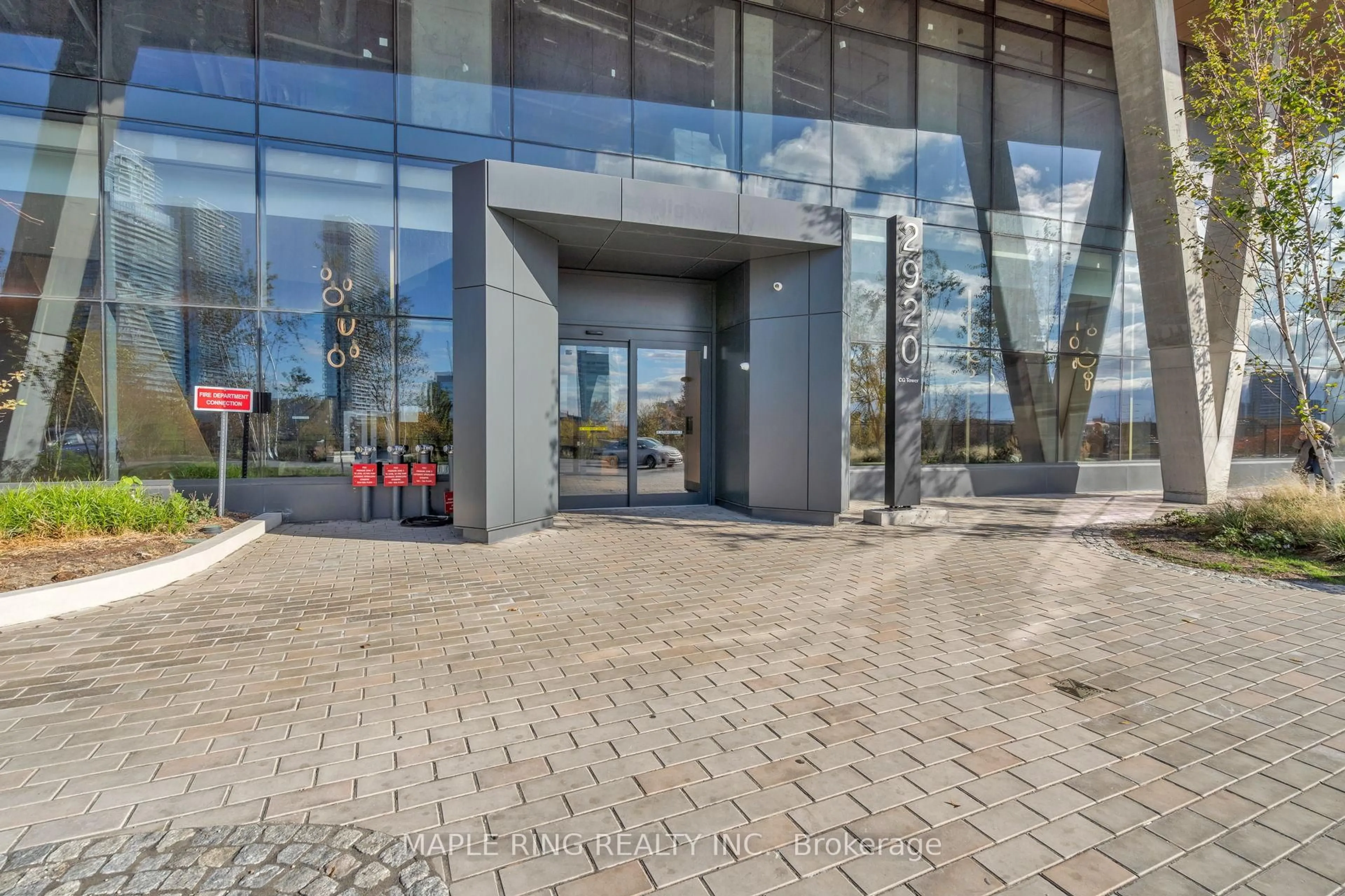 Indoor foyer for 2920 Highway 7 Rd #1313, Vaughan Ontario L4K 0P4