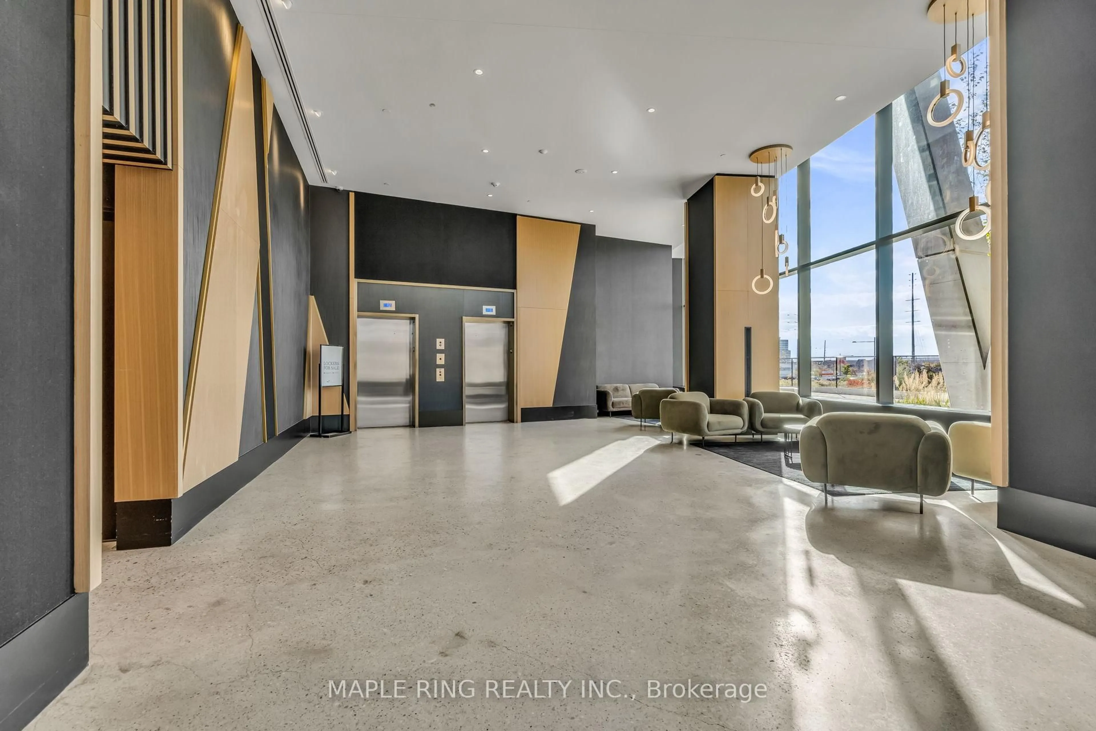 Indoor foyer for 2920 Highway 7 Rd #1313, Vaughan Ontario L4K 0P4