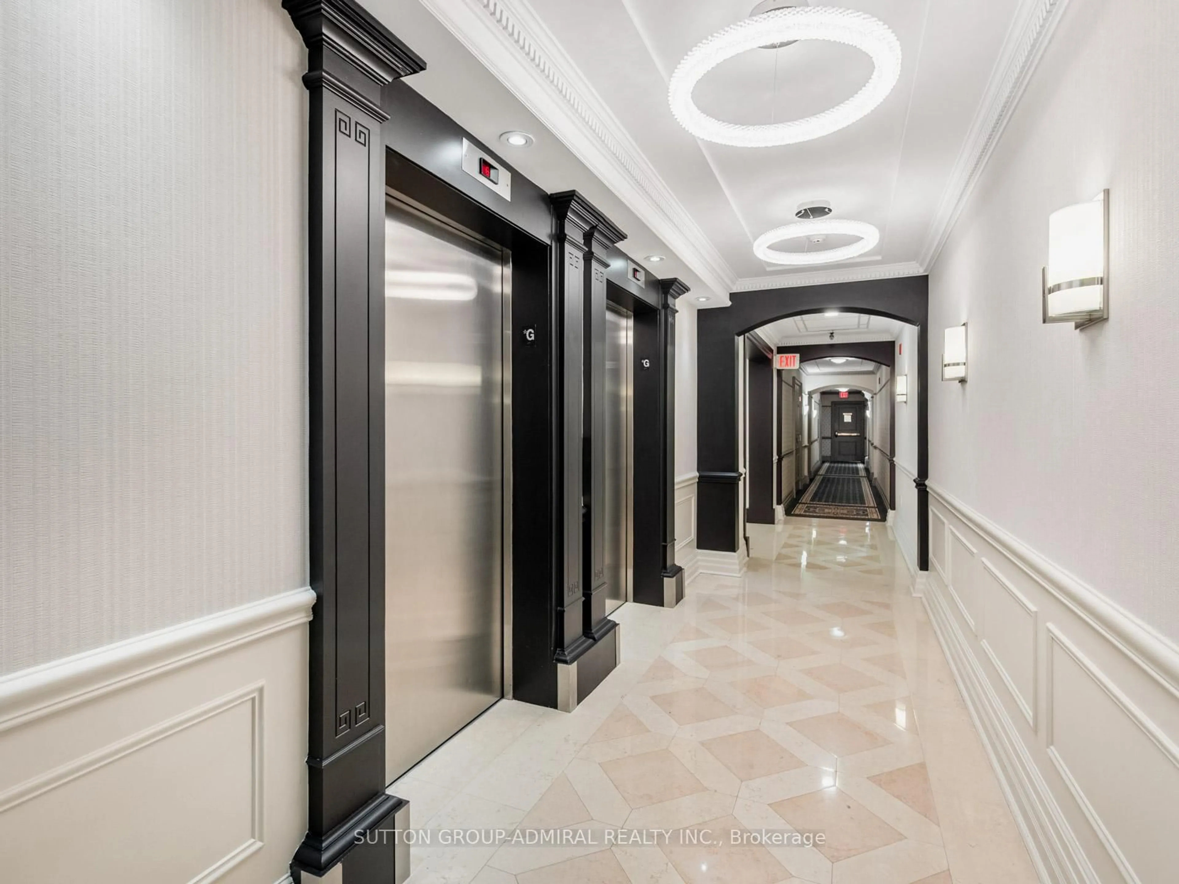 Indoor foyer for 53 Woodbridge Ave #415, Vaughan Ontario L4L 9K9