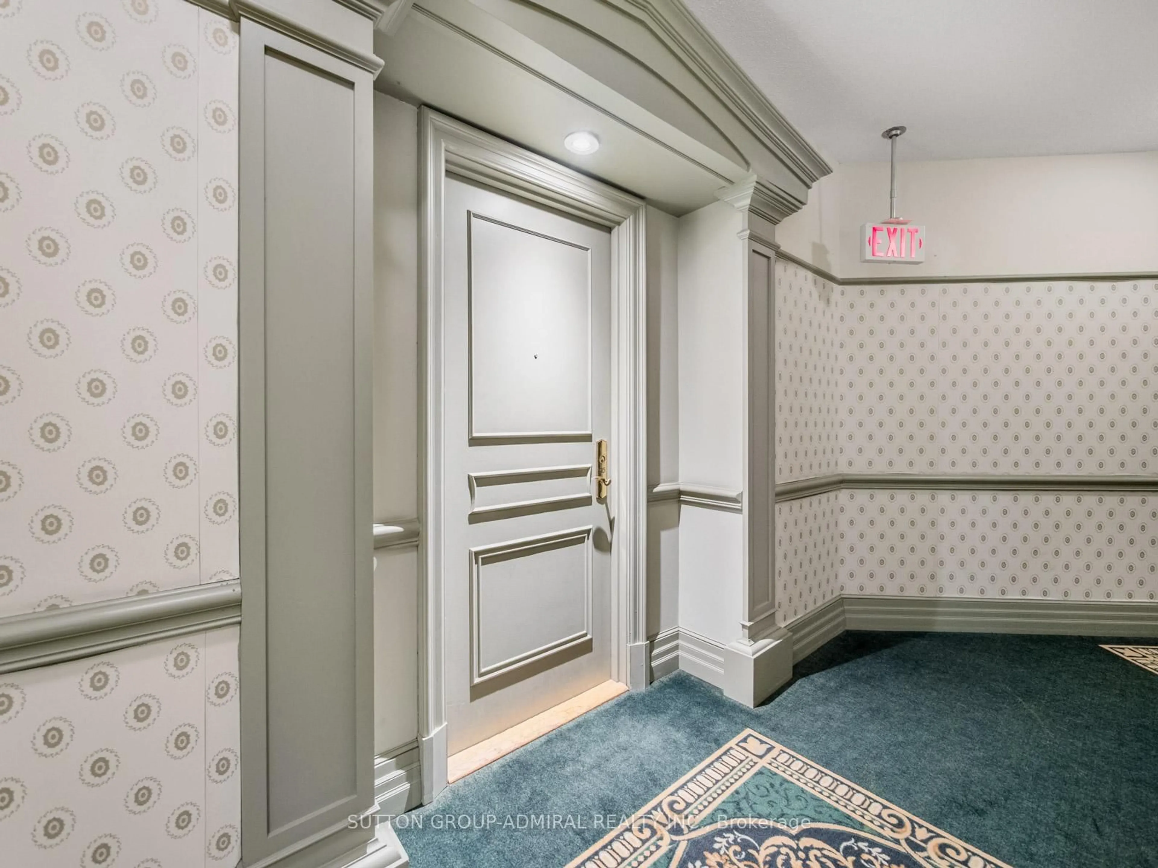 Indoor foyer for 53 Woodbridge Ave #415, Vaughan Ontario L4L 9K9