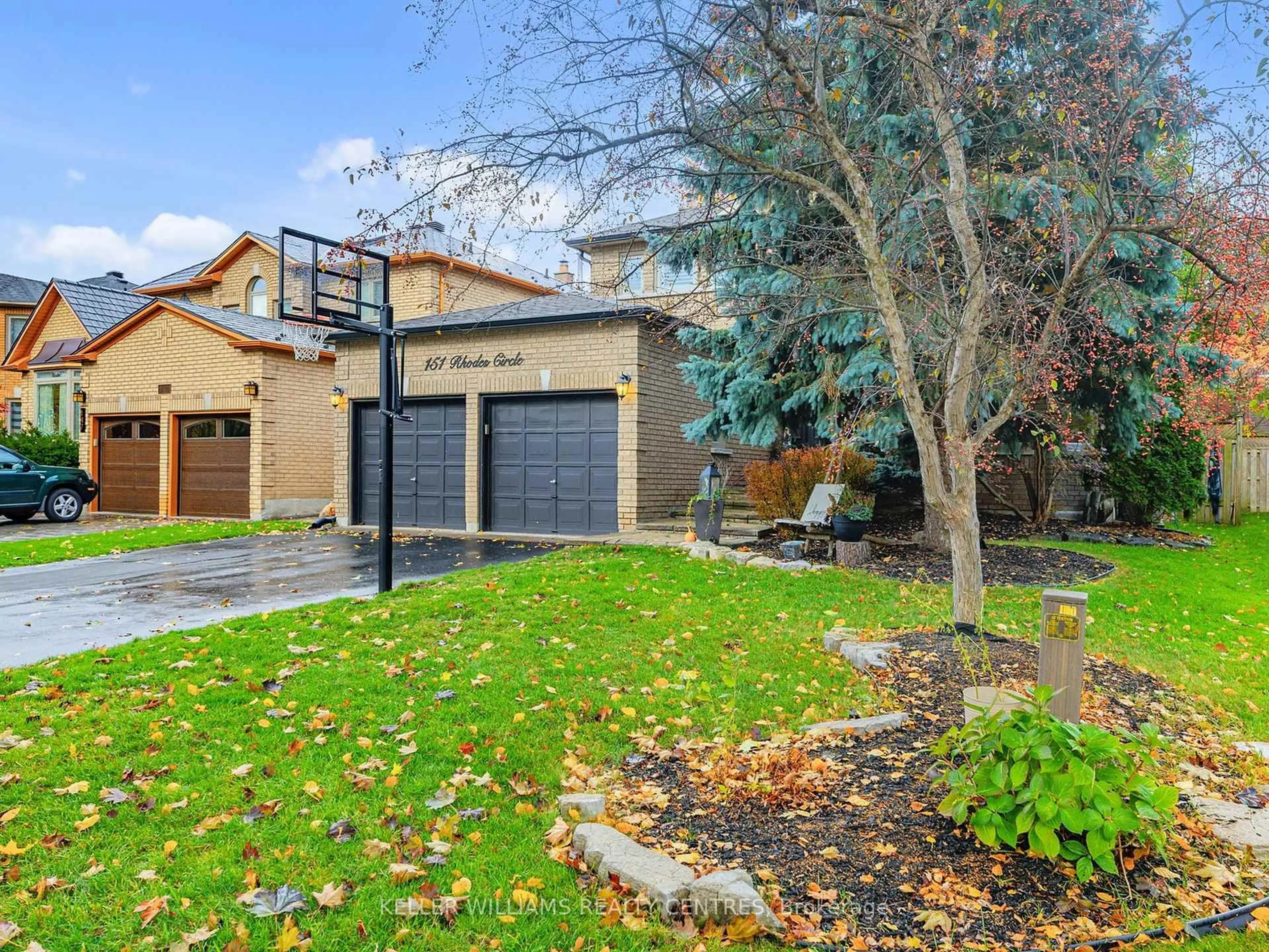 Home with brick exterior material, street for 151 Rhodes Circ, Newmarket Ontario L3X 1V2