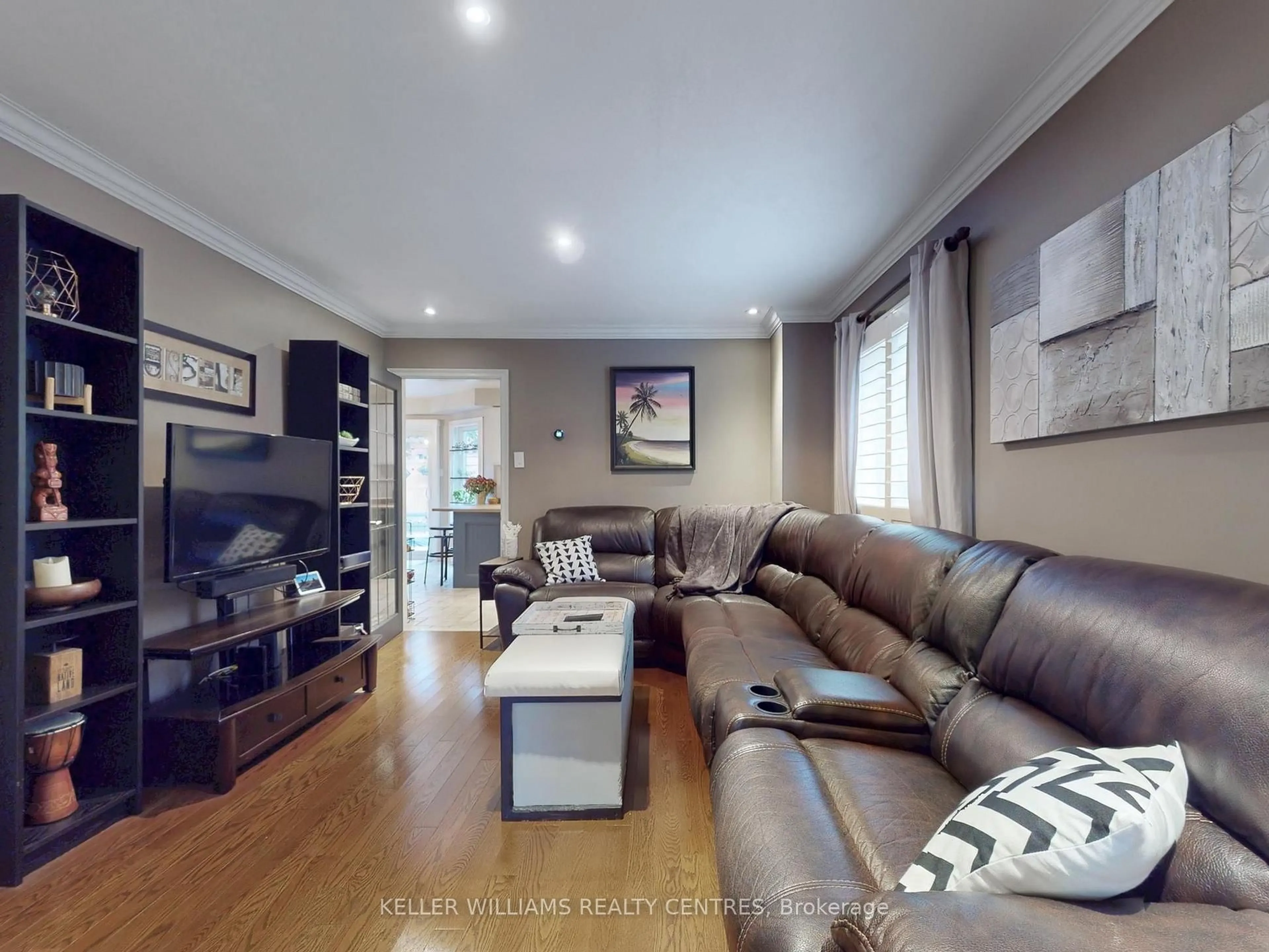 Living room with furniture, wood/laminate floor for 151 Rhodes Circ, Newmarket Ontario L3X 1V2