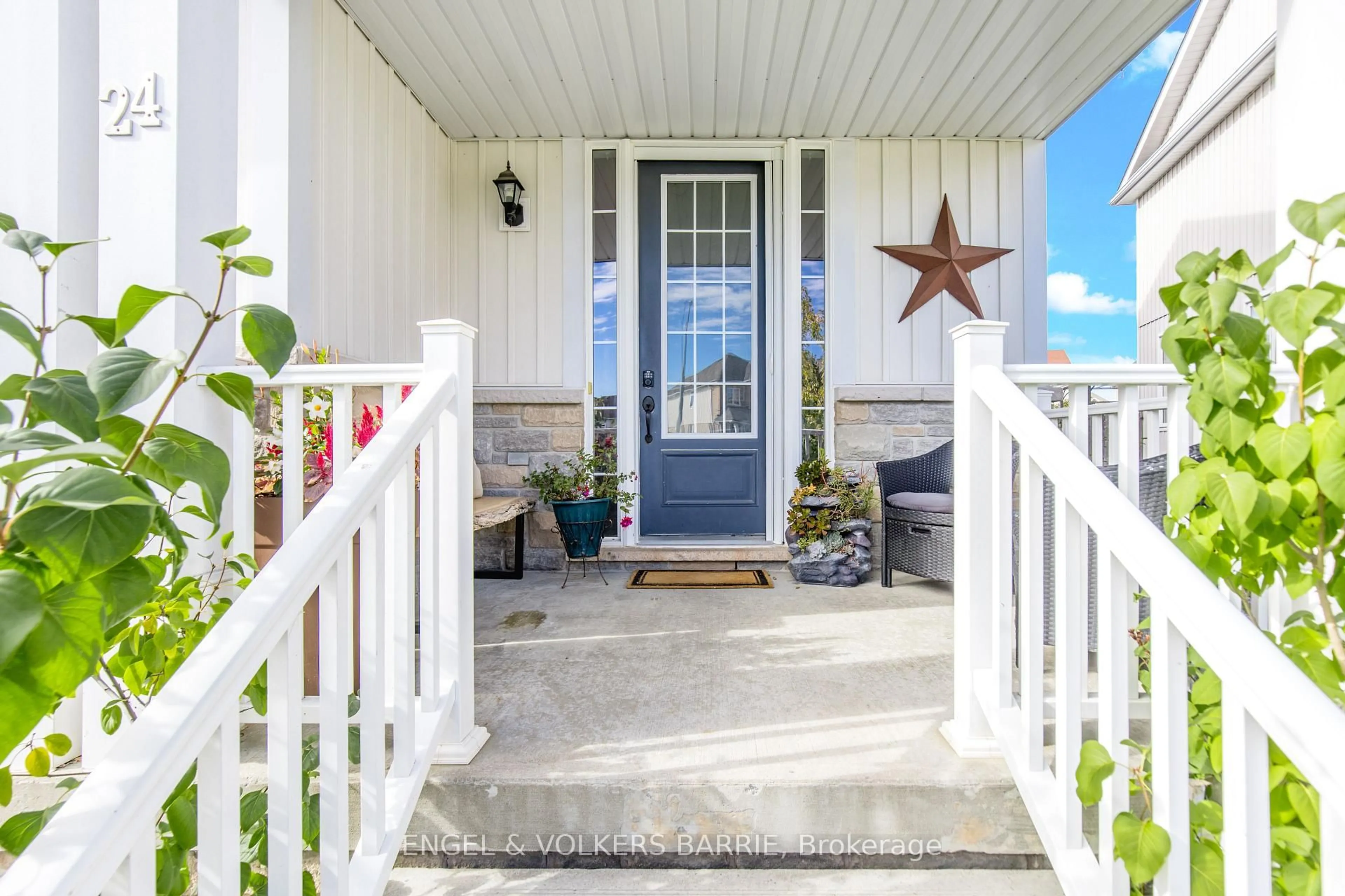 Indoor entryway for 24 Legion Way, Essa Ontario L3W 0M7