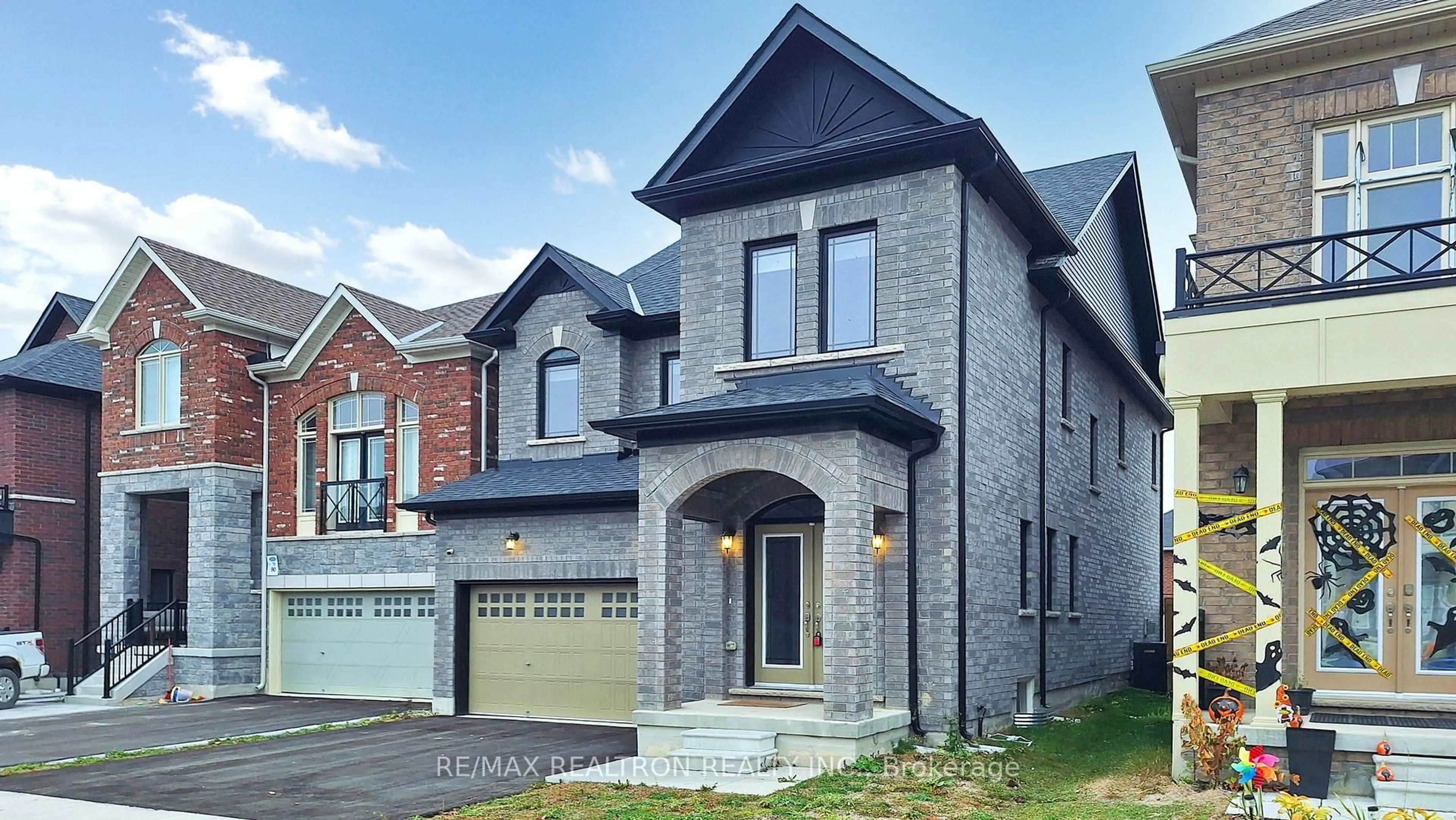 Home with brick exterior material, street for 86 Mac Campbell Way, Bradford West Gwillimbury Ontario L3Z 4M6