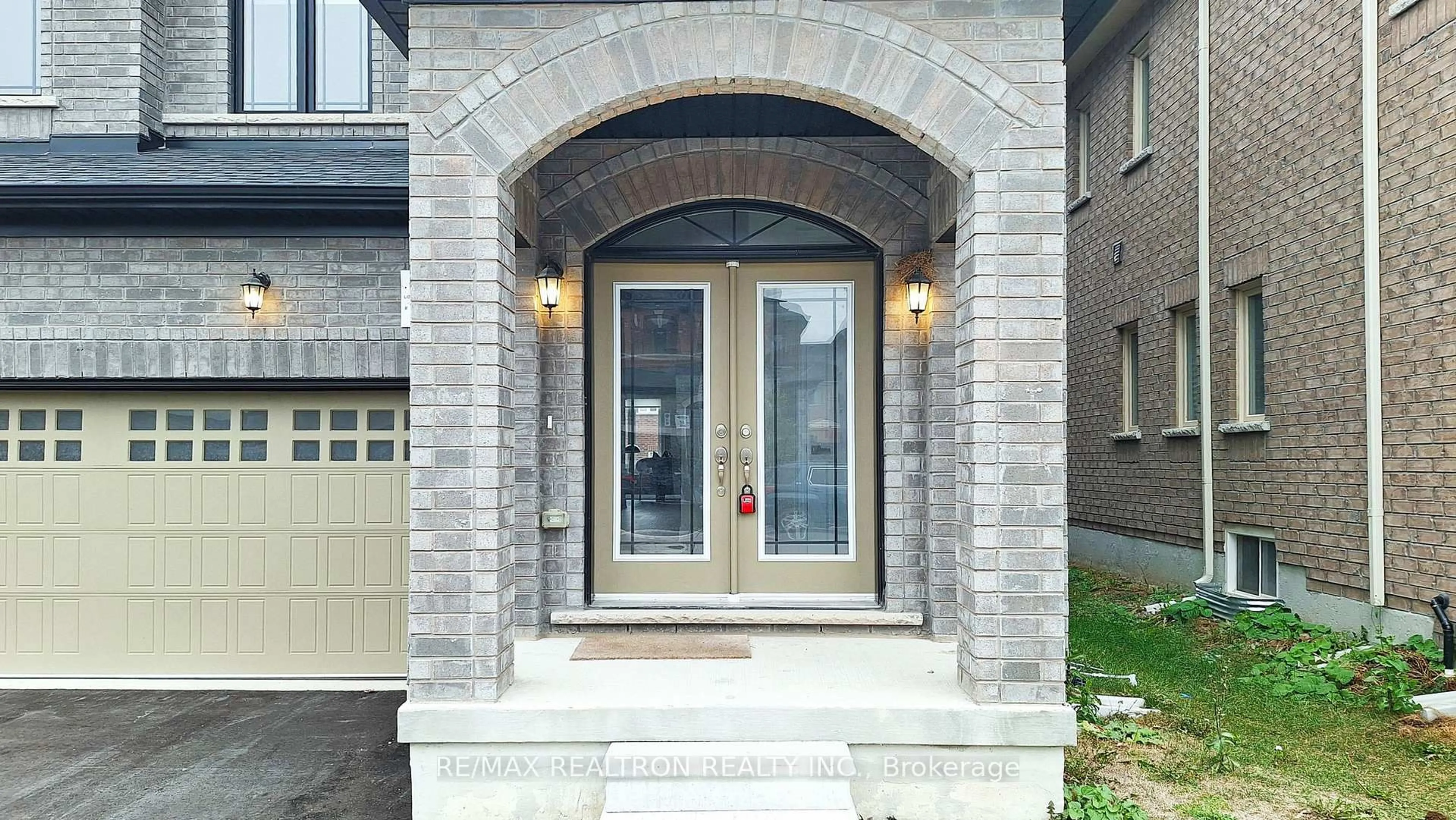 Indoor entryway for 86 Mac Campbell Way, Bradford West Gwillimbury Ontario L3Z 4M6