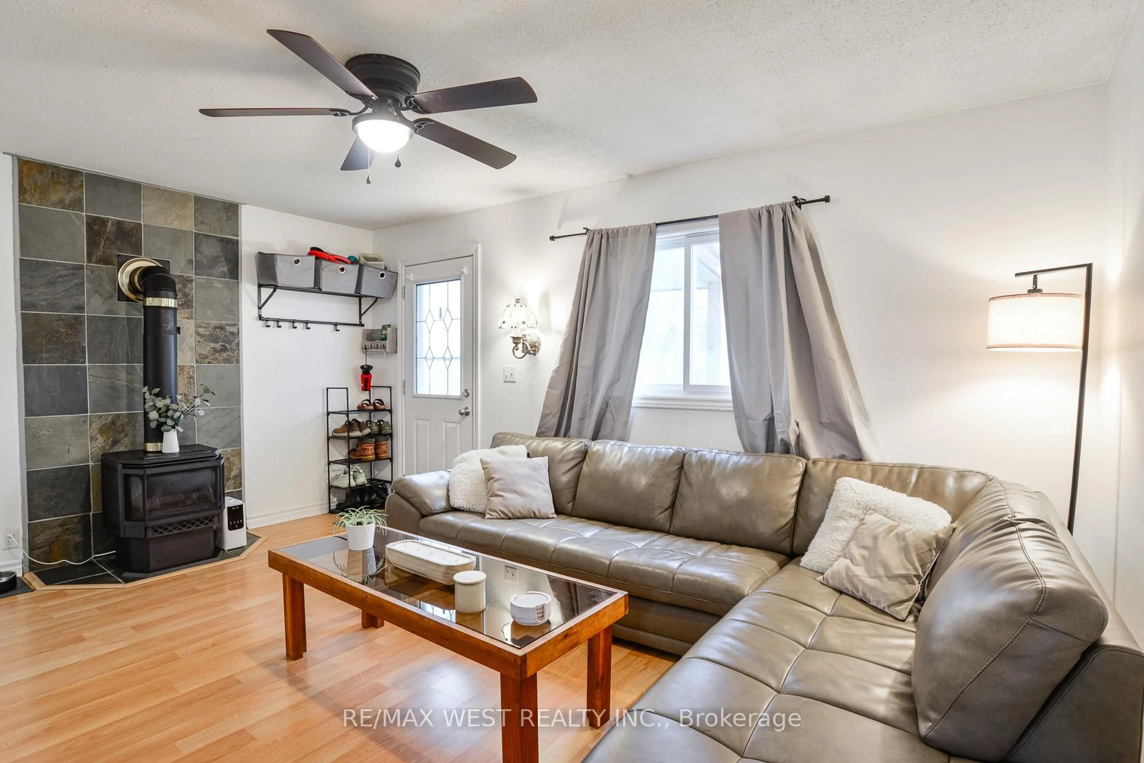 Living room with furniture, unknown for 122 Raglan St, Essa Ontario L0M 1B0