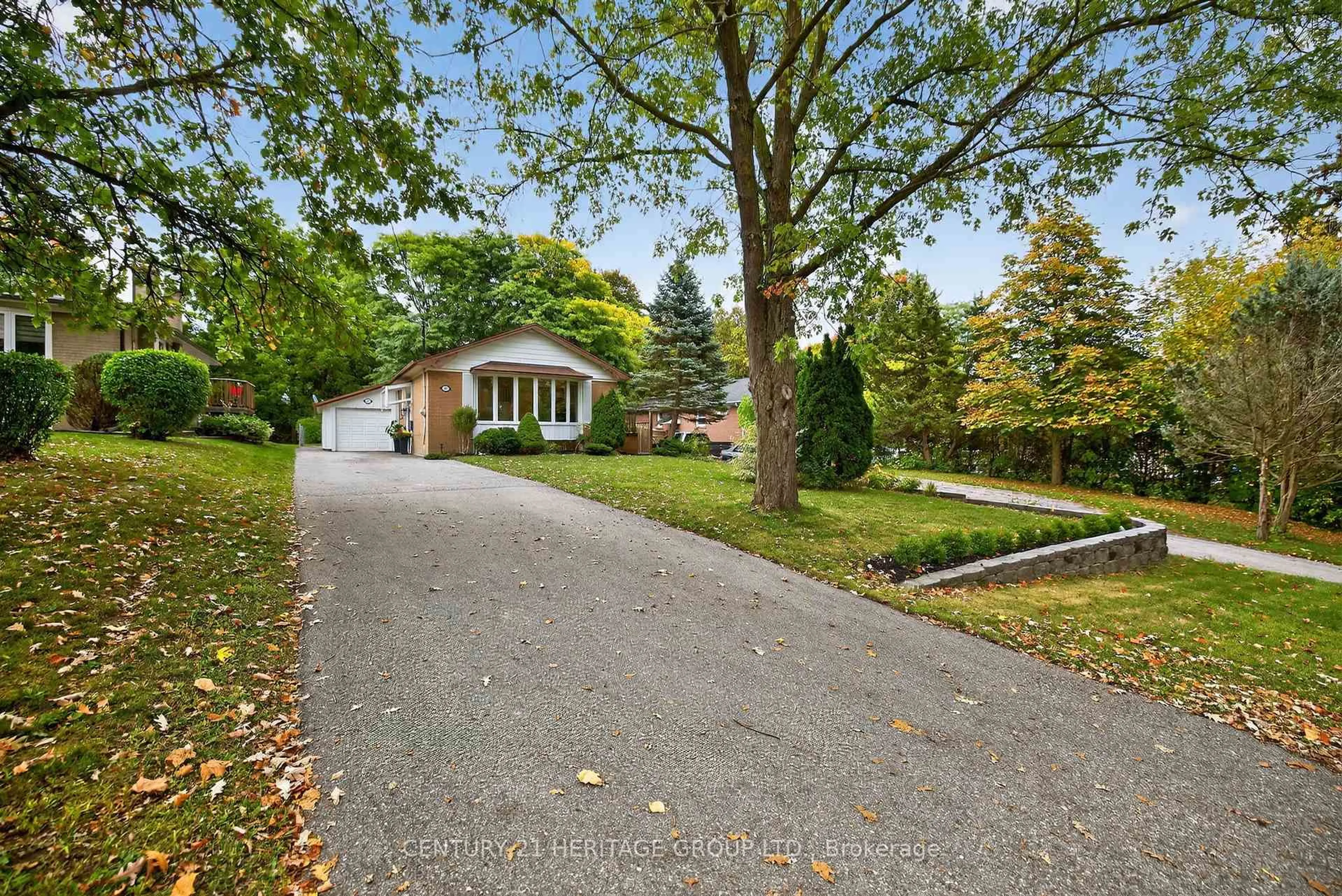 Unknown for 49 Bayview Pkwy, Newmarket Ontario L3Y 3W2