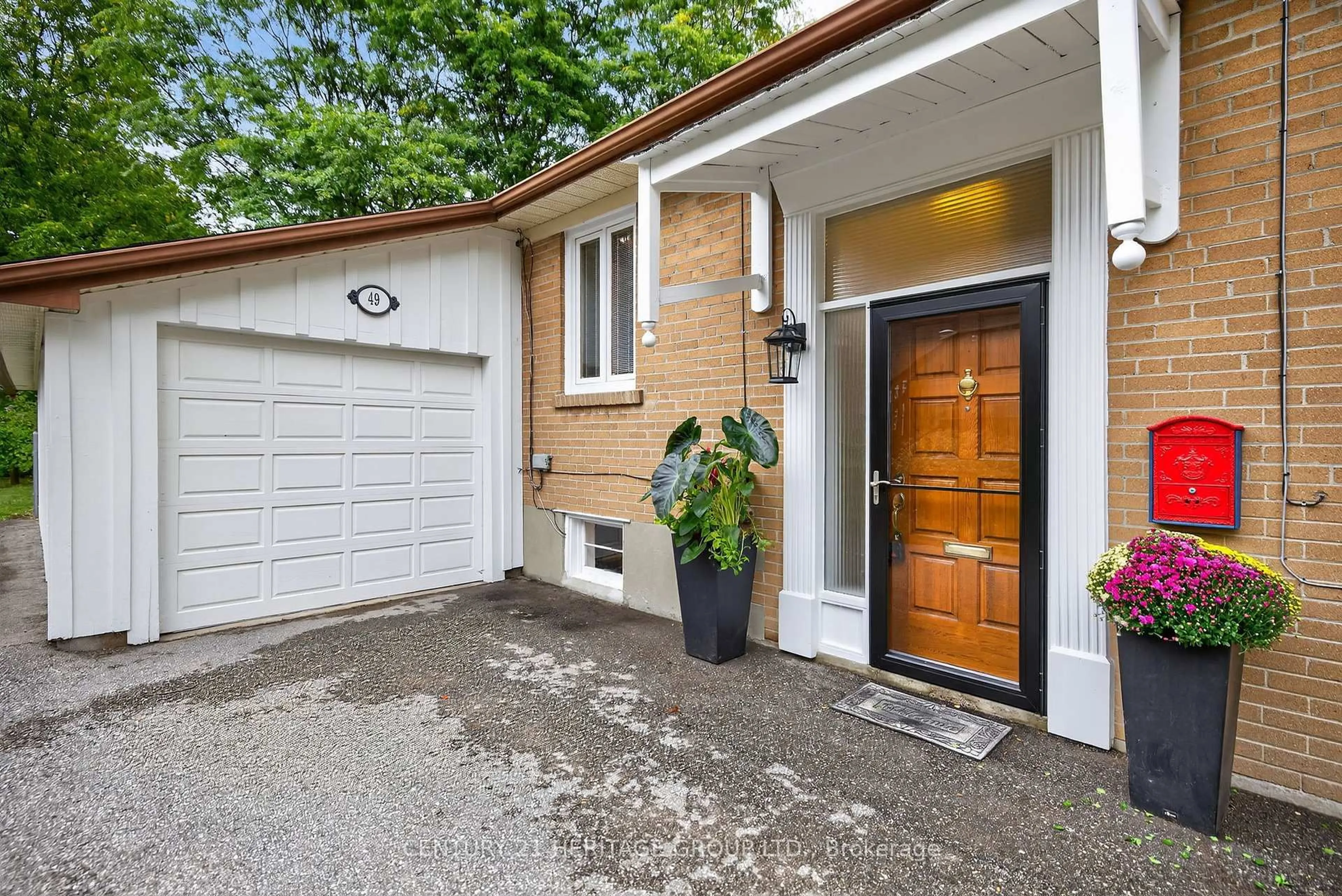 Unknown for 49 Bayview Pkwy, Newmarket Ontario L3Y 3W2