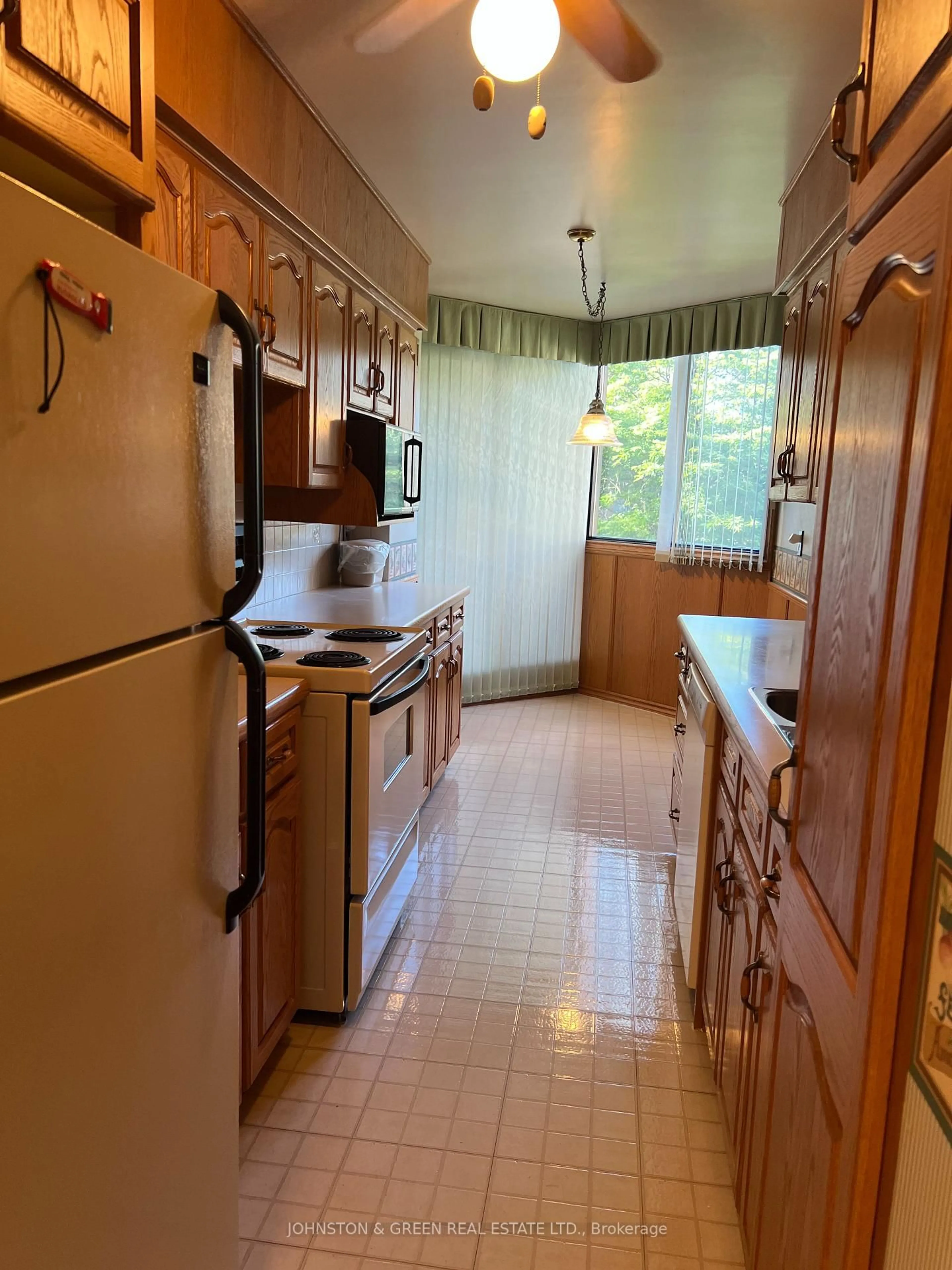 Standard kitchen, unknown for 40 Baif Blvd #311, Richmond Hill Ontario L4C 5M9