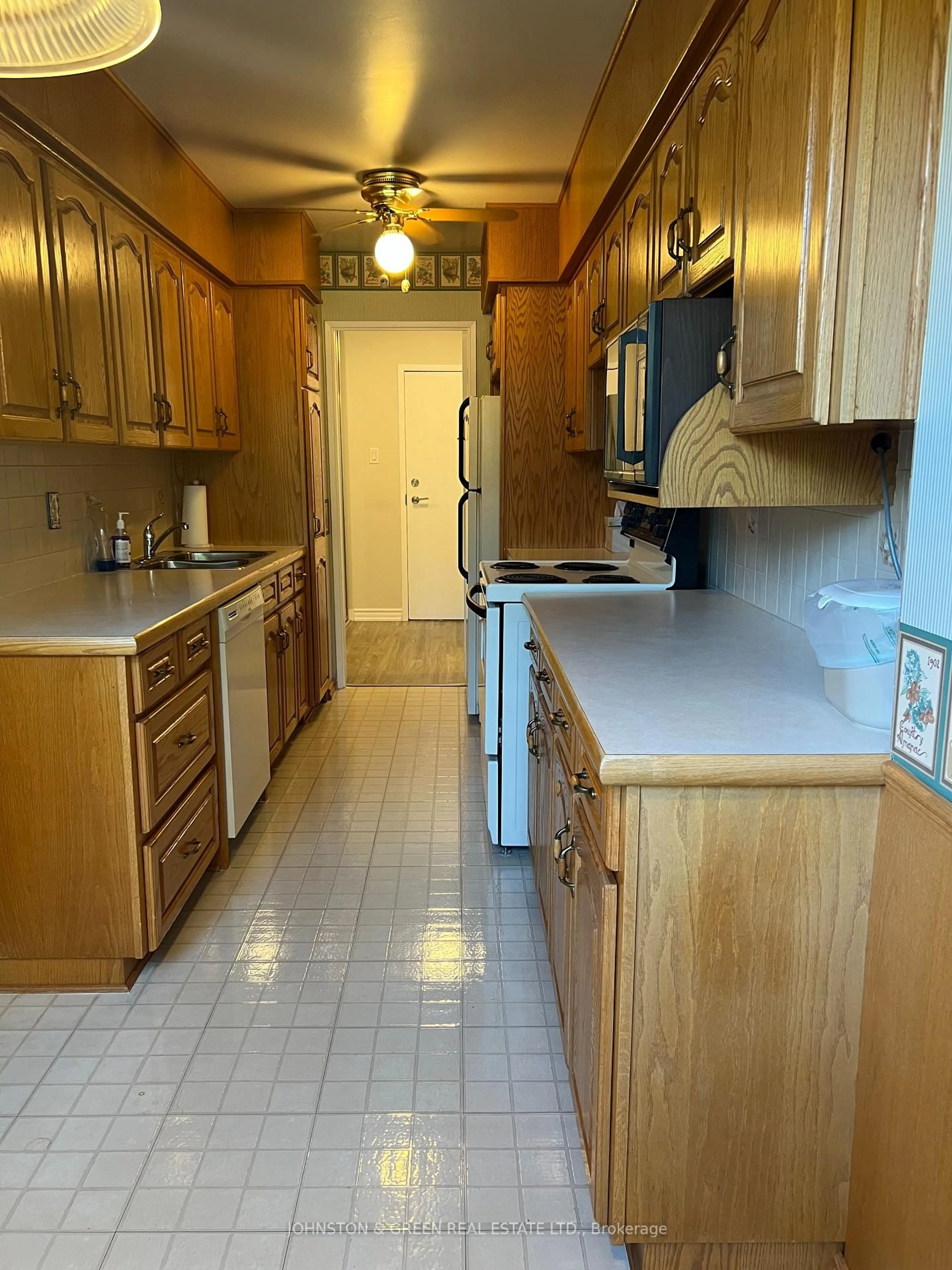 Standard kitchen, unknown for 40 Baif Blvd #311, Richmond Hill Ontario L4C 5M9