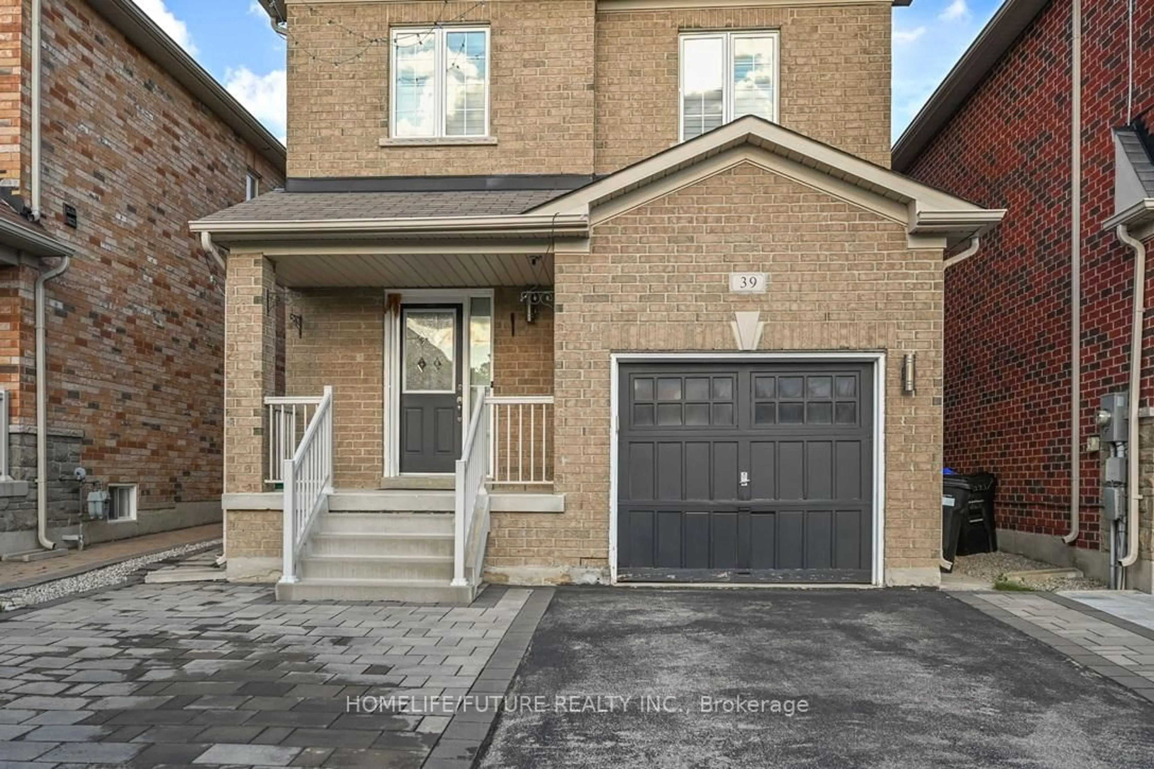 Home with brick exterior material, street for 39 Naylor Dr, Bradford West Gwillimbury Ontario L3Z 0K1