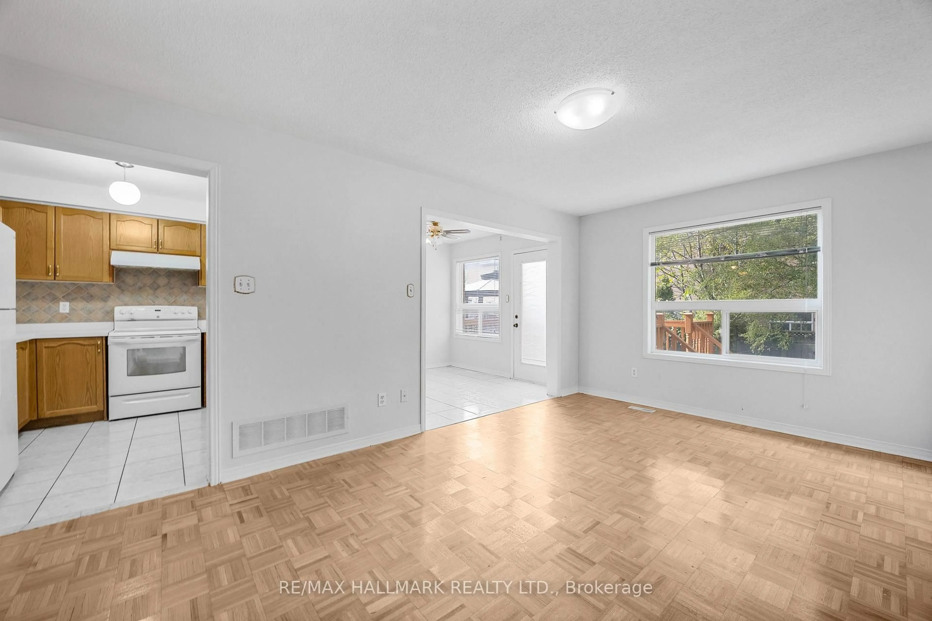 A pic of a room for 10 Ferris St, Richmond Hill Ontario L4B 4K6