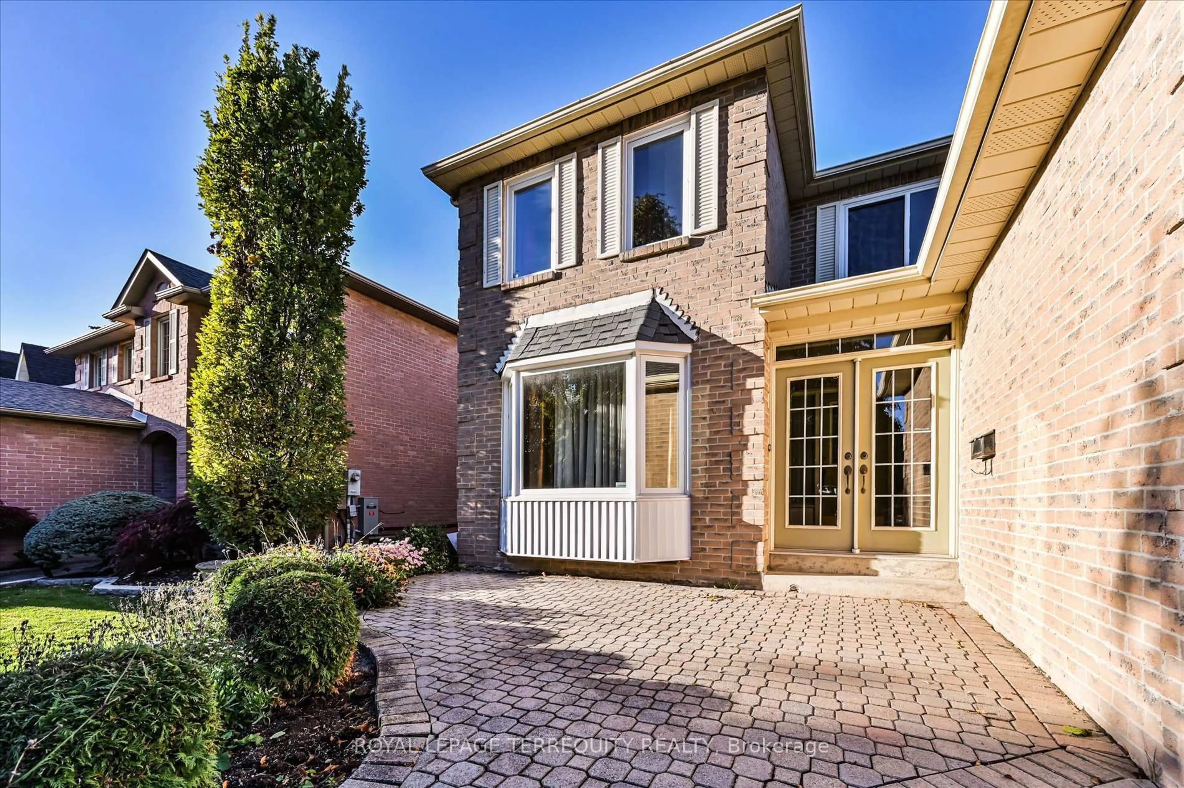 Home with brick exterior material, street for 20 Leighland Dr, Markham Ontario L3R 7R4