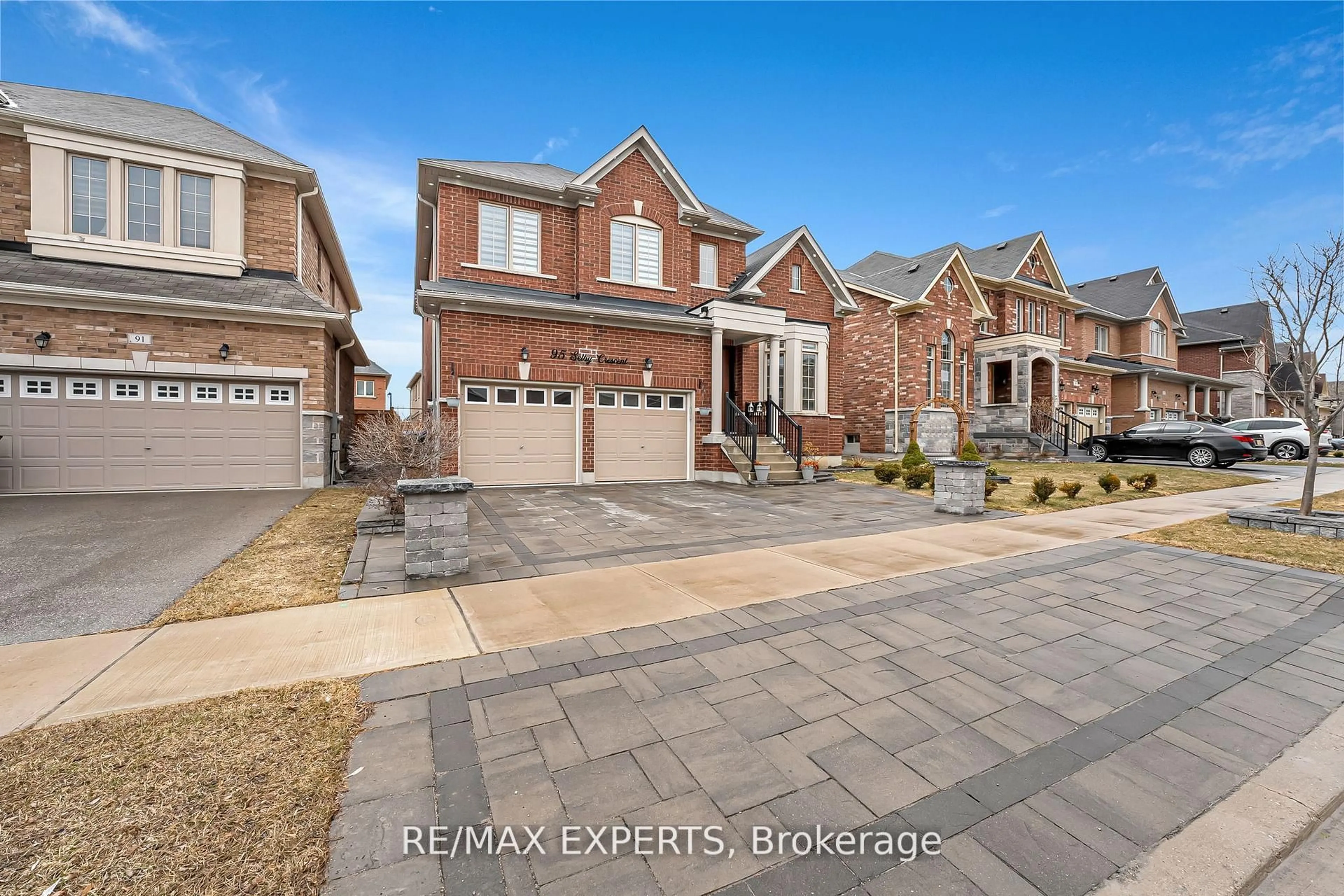 Home with brick exterior material, street for 95 Selby Cres, Bradford West Gwillimbury Ontario L3Z 0V3