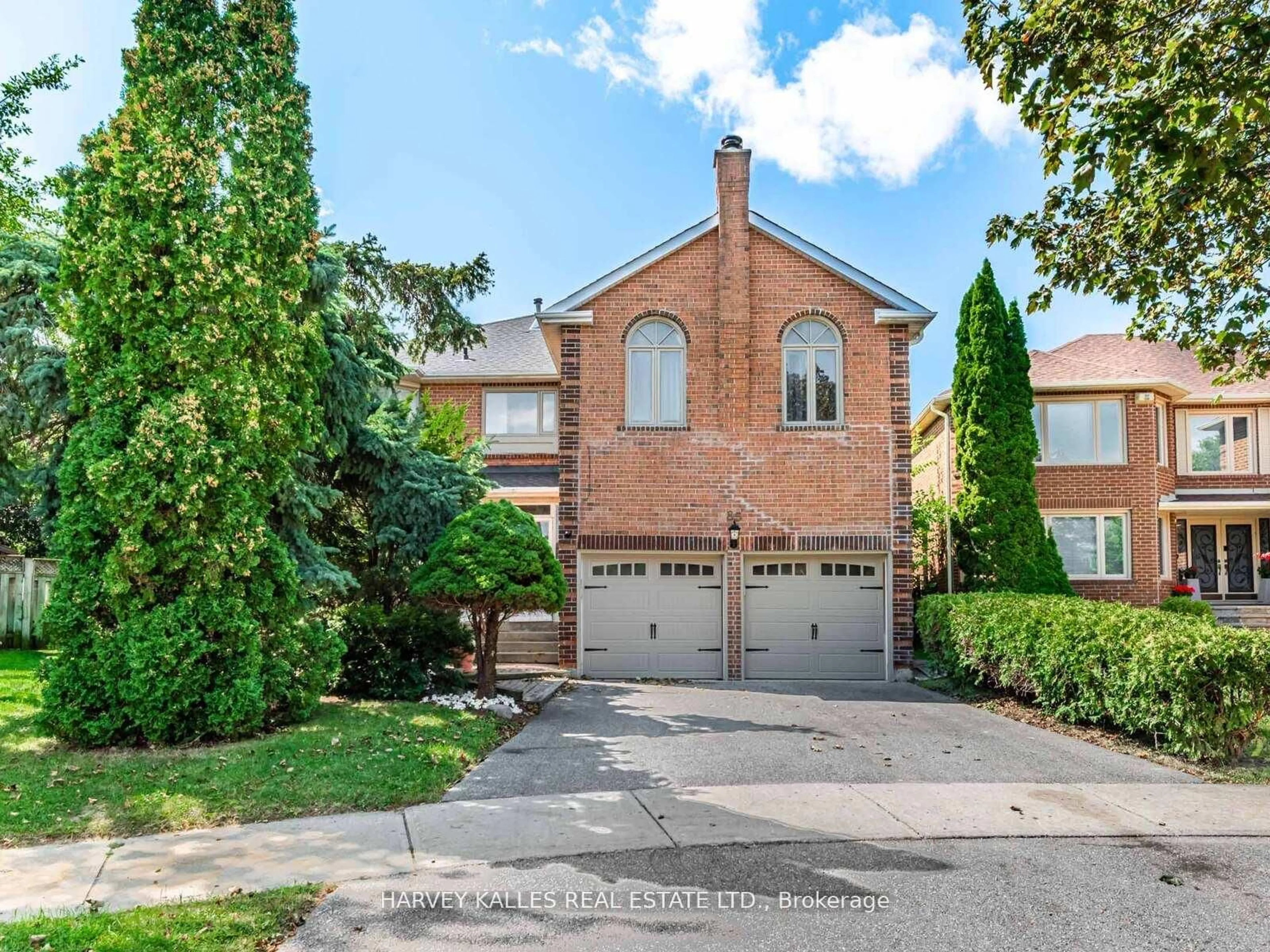 Home with brick exterior material, street for 85 Franmore Circ, Vaughan Ontario L4J 3B9
