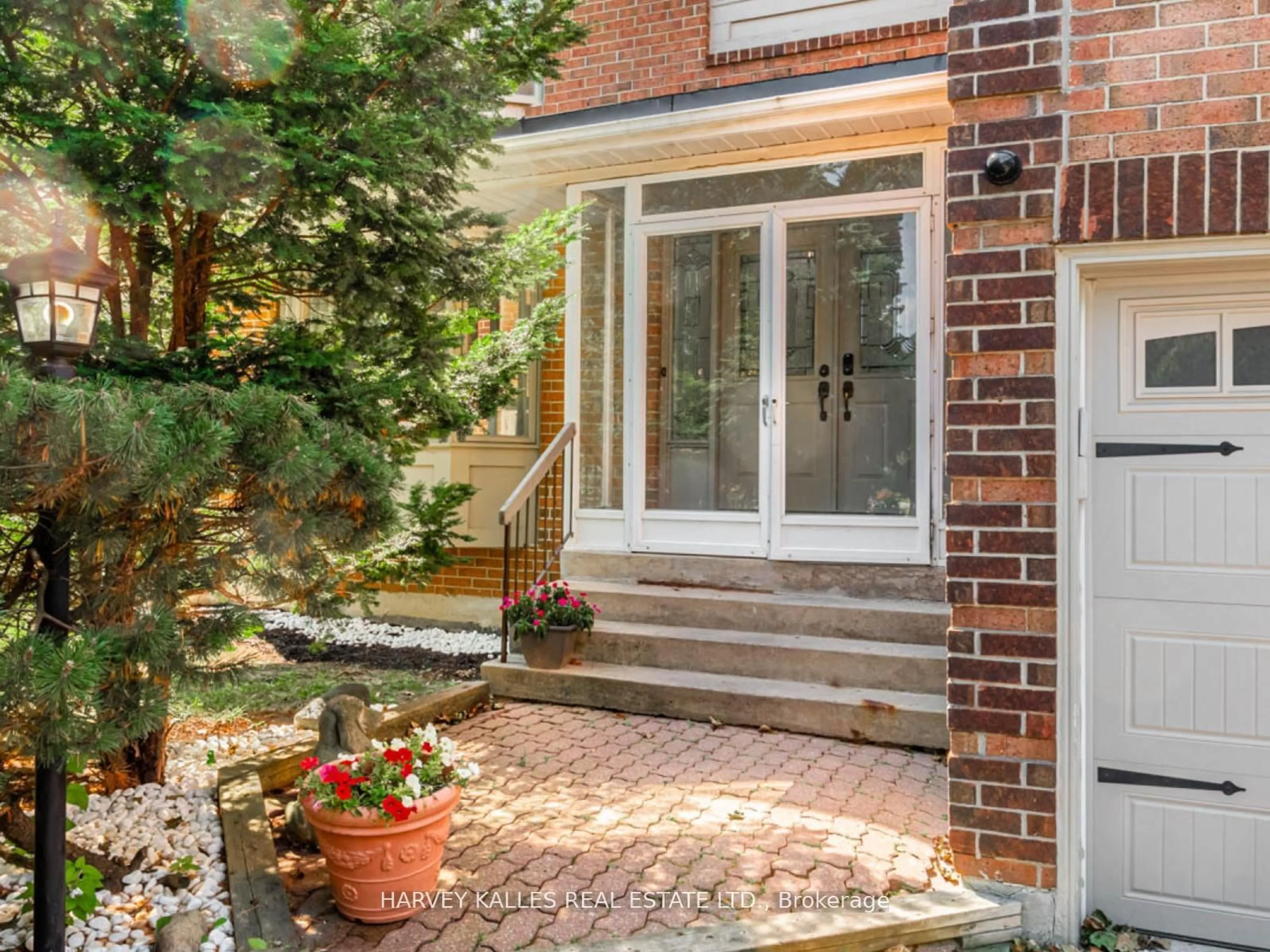 Home with brick exterior material, street for 85 Franmore Circ, Vaughan Ontario L4J 3B9