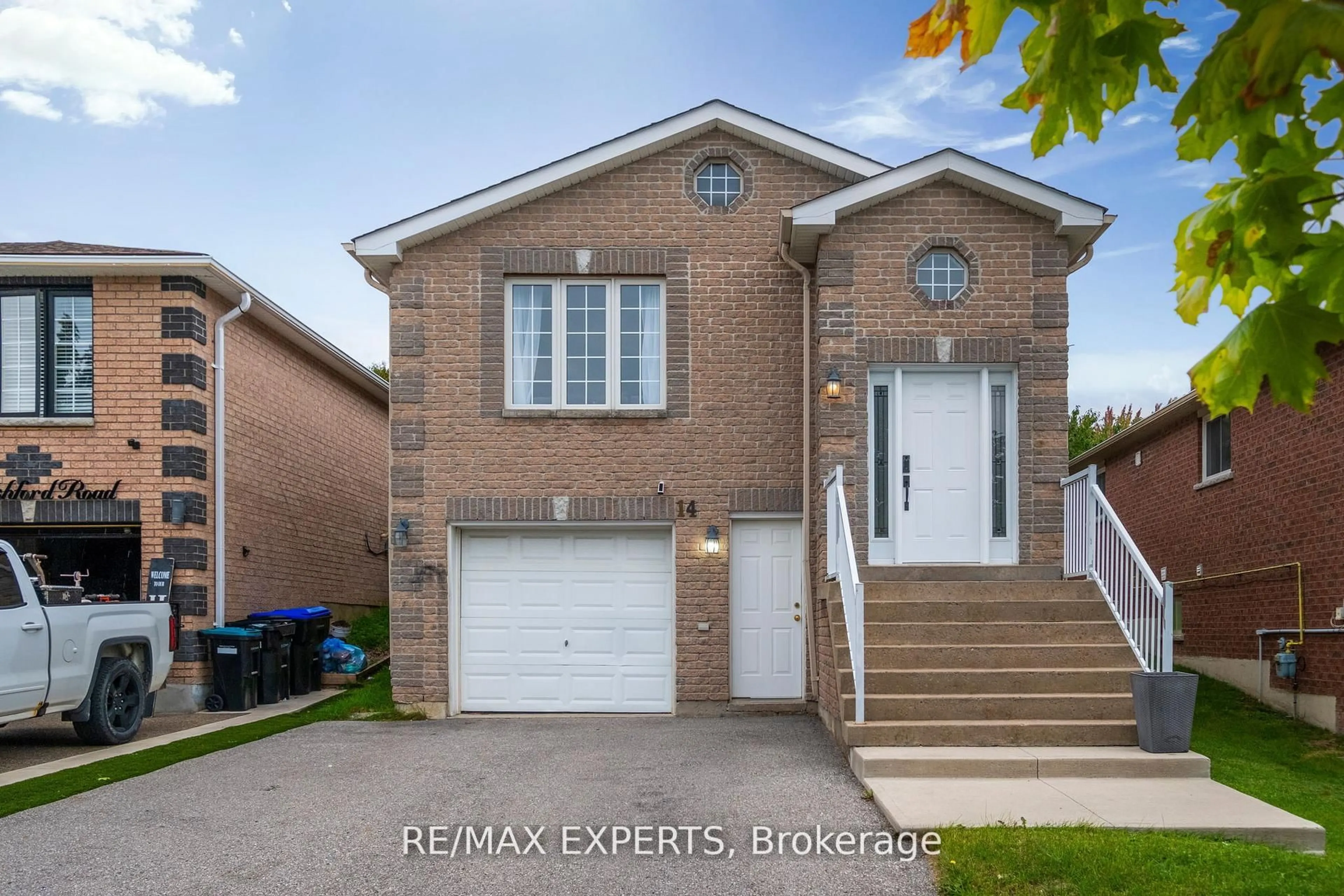 Home with brick exterior material, street for 14 Aishford Rd, Bradford West Gwillimbury Ontario L3Z 3E3