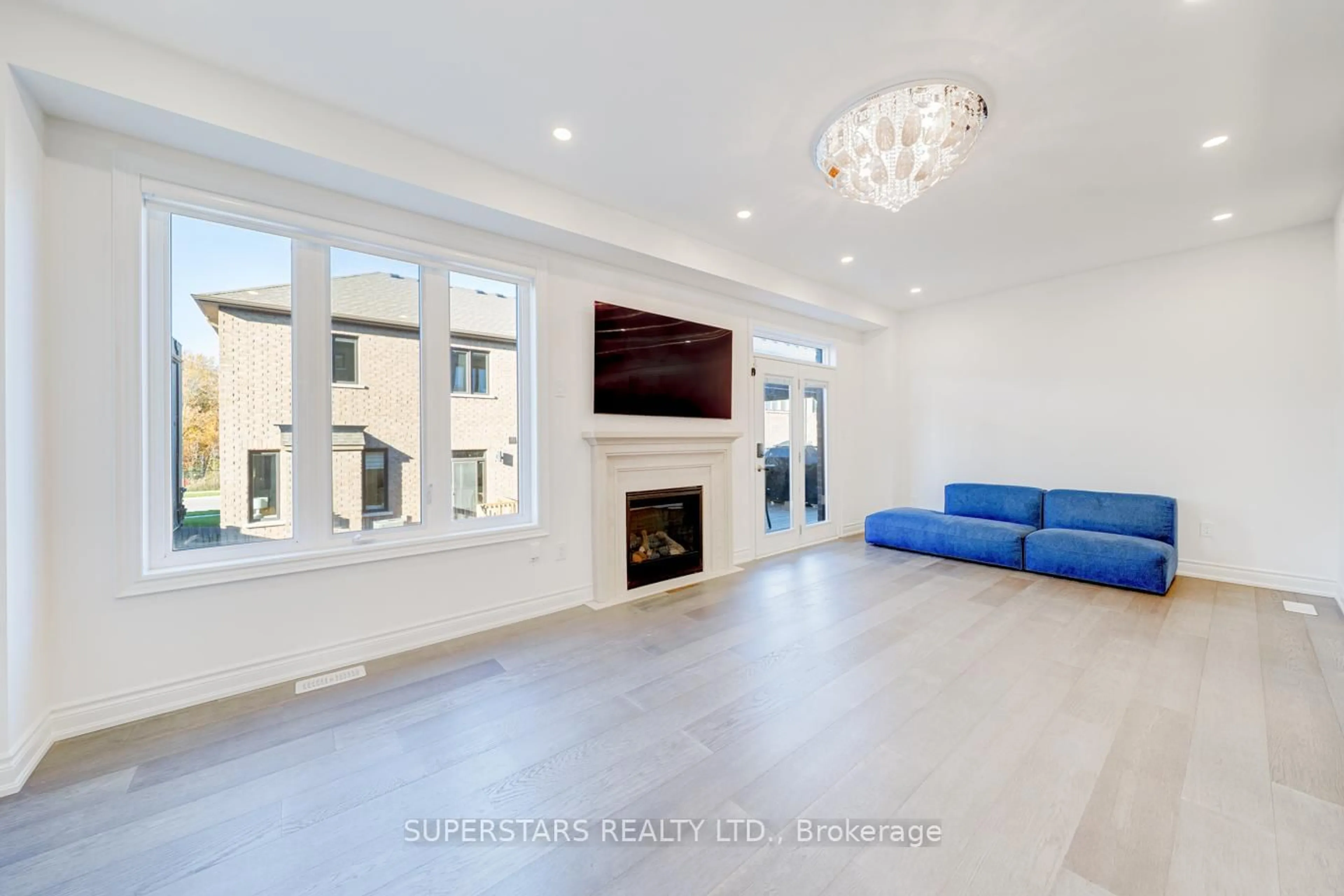 Unknown for 40 Boiton St, Richmond Hill Ontario L4S 0M1