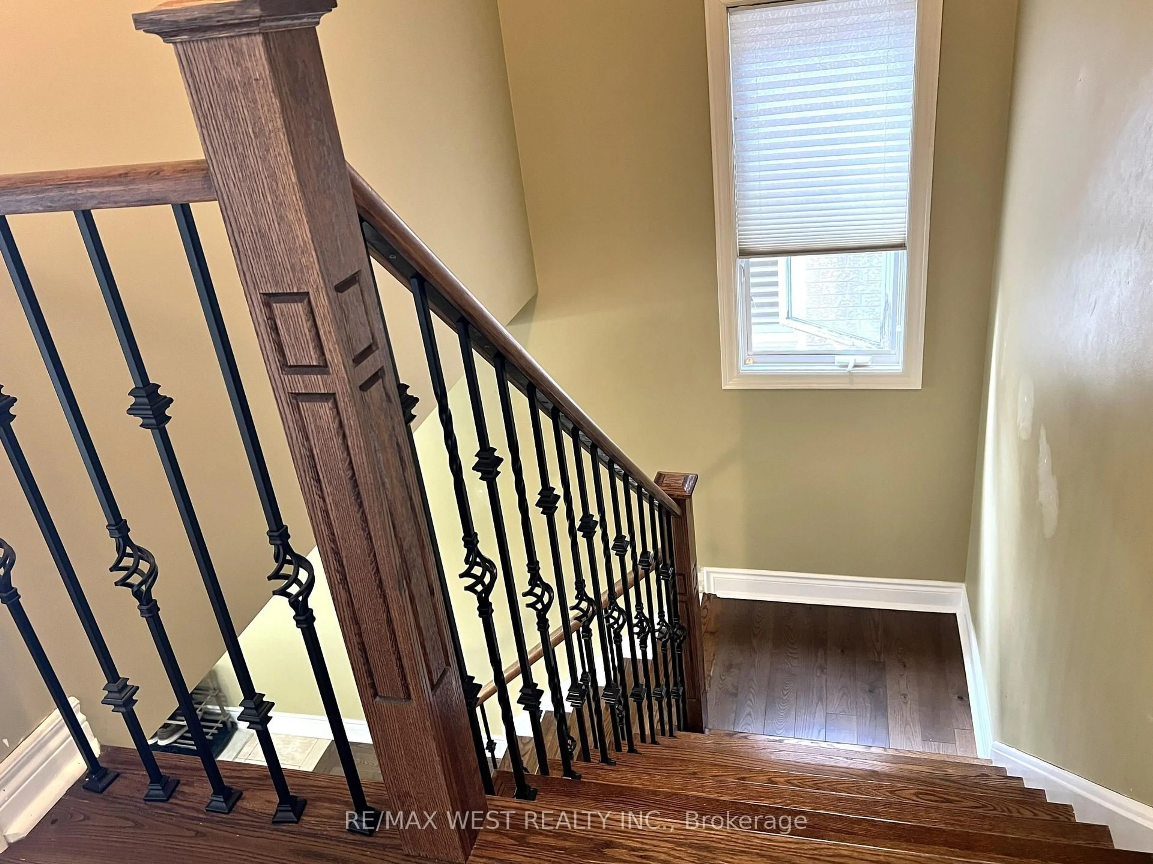 Stairs for 40 Toscana Rd, Vaughan Ontario L4H 1L5