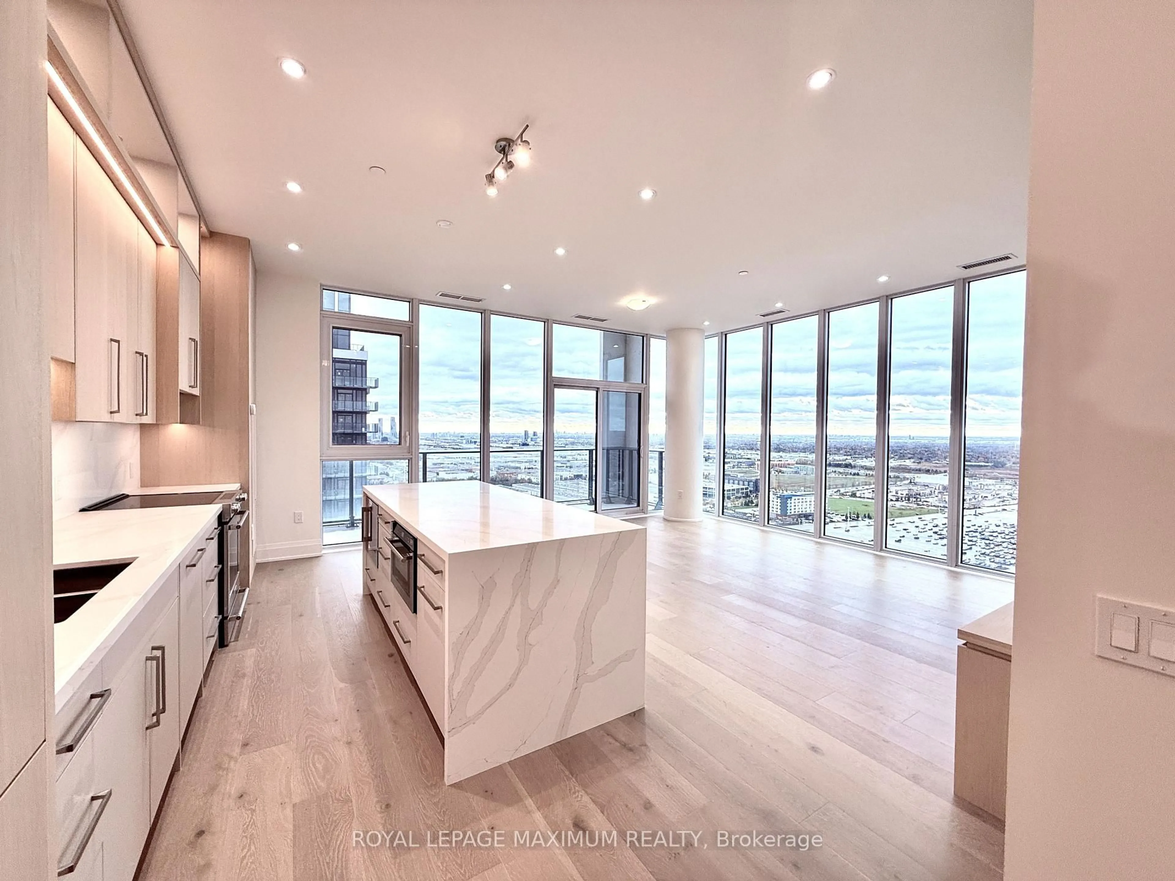 Contemporary kitchen, unknown for 9000 Jane St #PH 212, Vaughan Ontario L4K 2M9